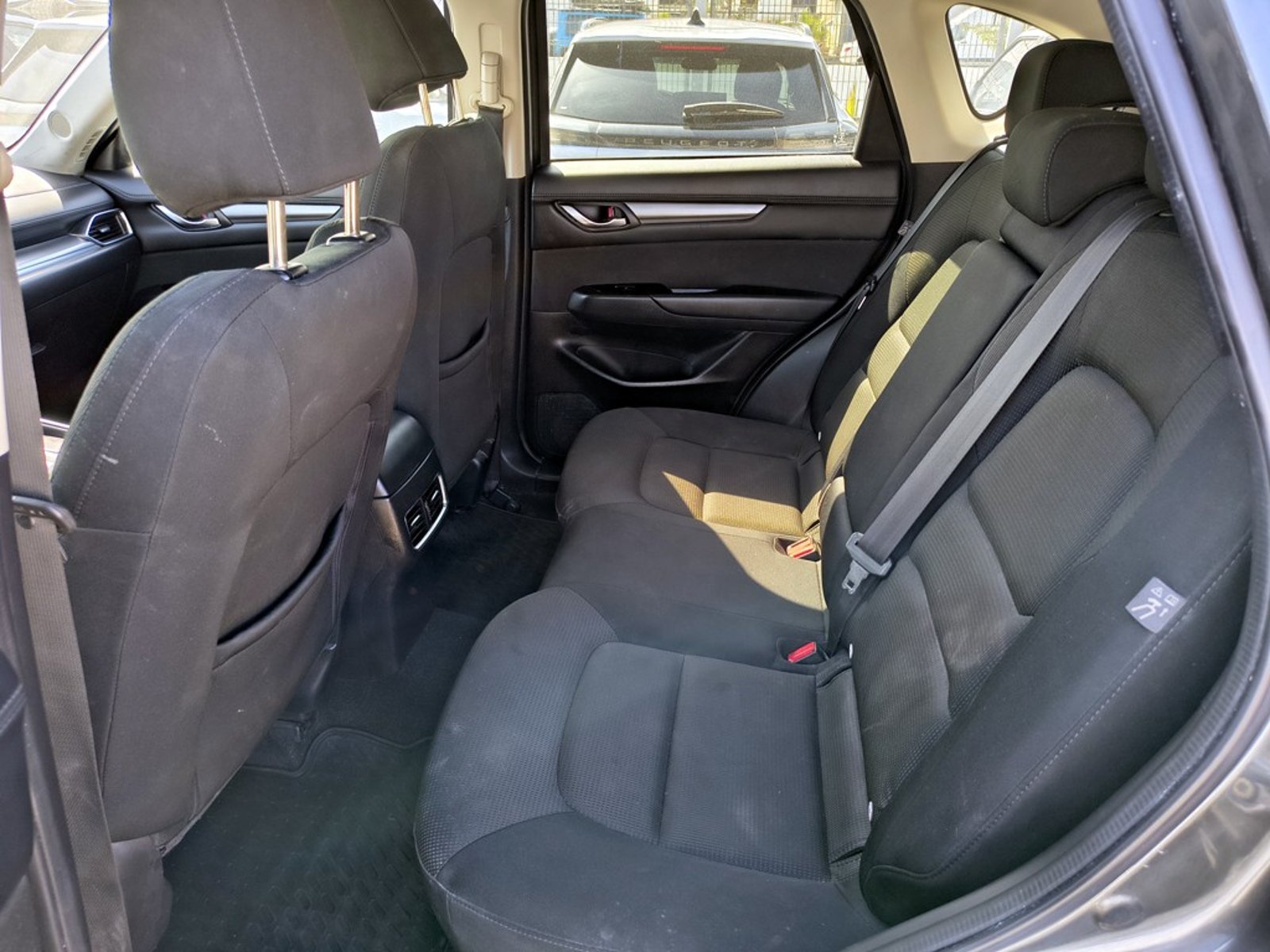 MAZDA CX-5 2.0 Gasolina 4x4 T/A 2024 - Imagen 13 de 18