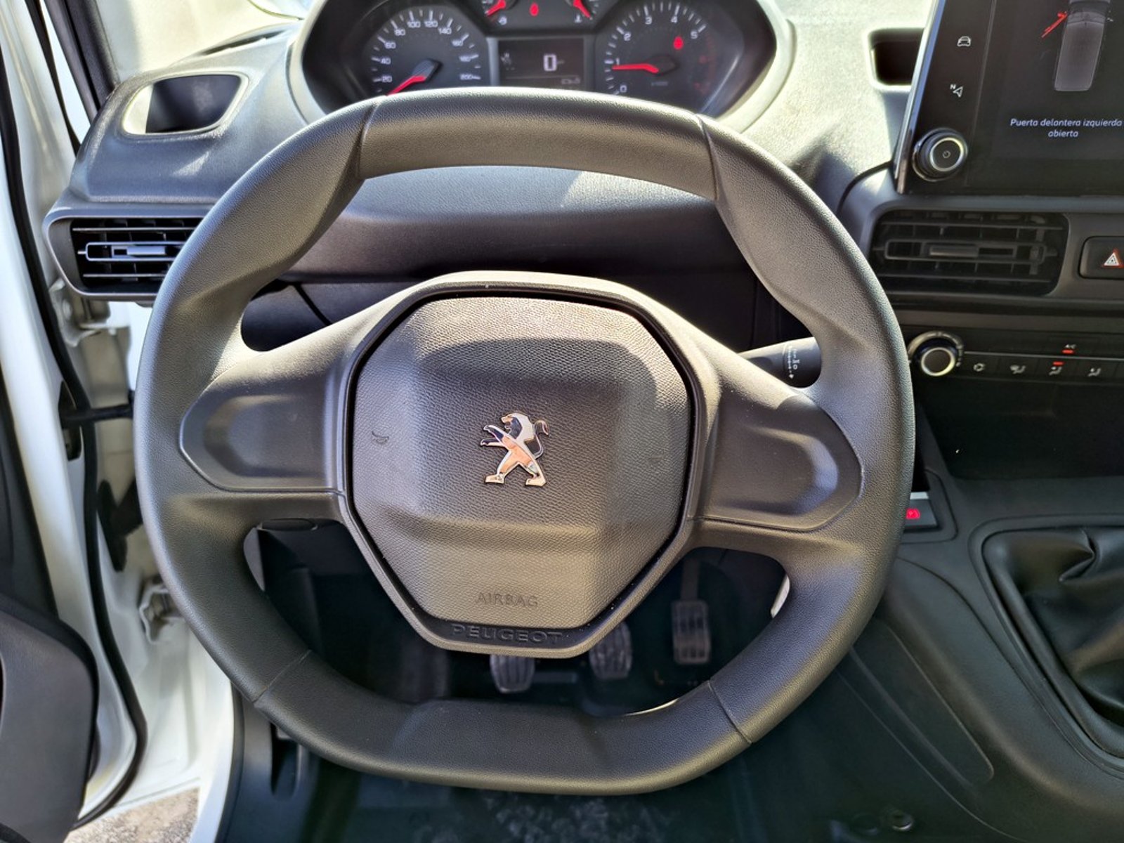 PEUGEOT PARTNER PARTNER L1 1.6 Diesel 4x2 T/M 2023 - Imagen 12 de 16