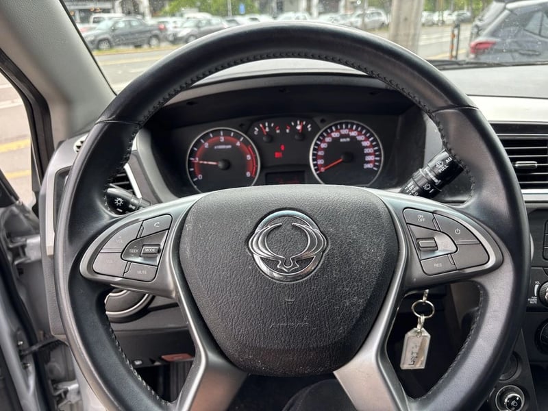 SsangYong ACTYON SPORTS ACTYON SPORTS 2.2 MT 4X2 FULL 2022 - Imagen 18 de 20