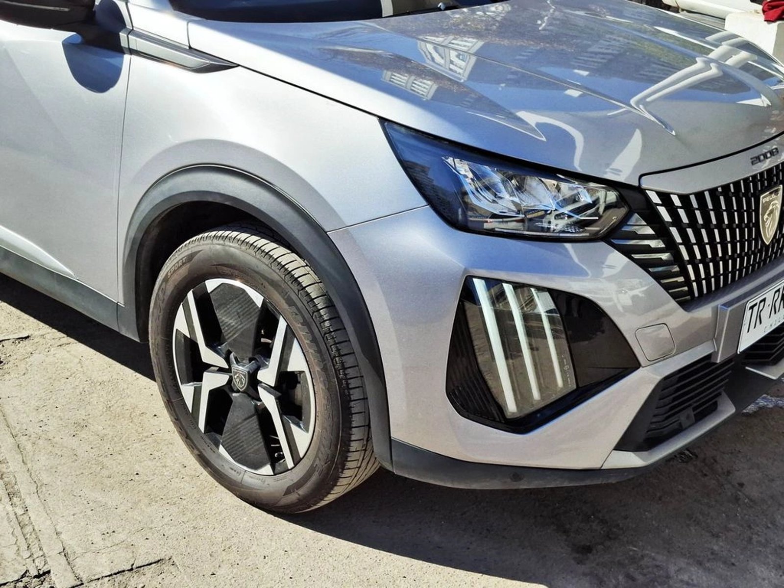 PEUGEOT 2008 1.5 2025 - Imagen 4 de 20