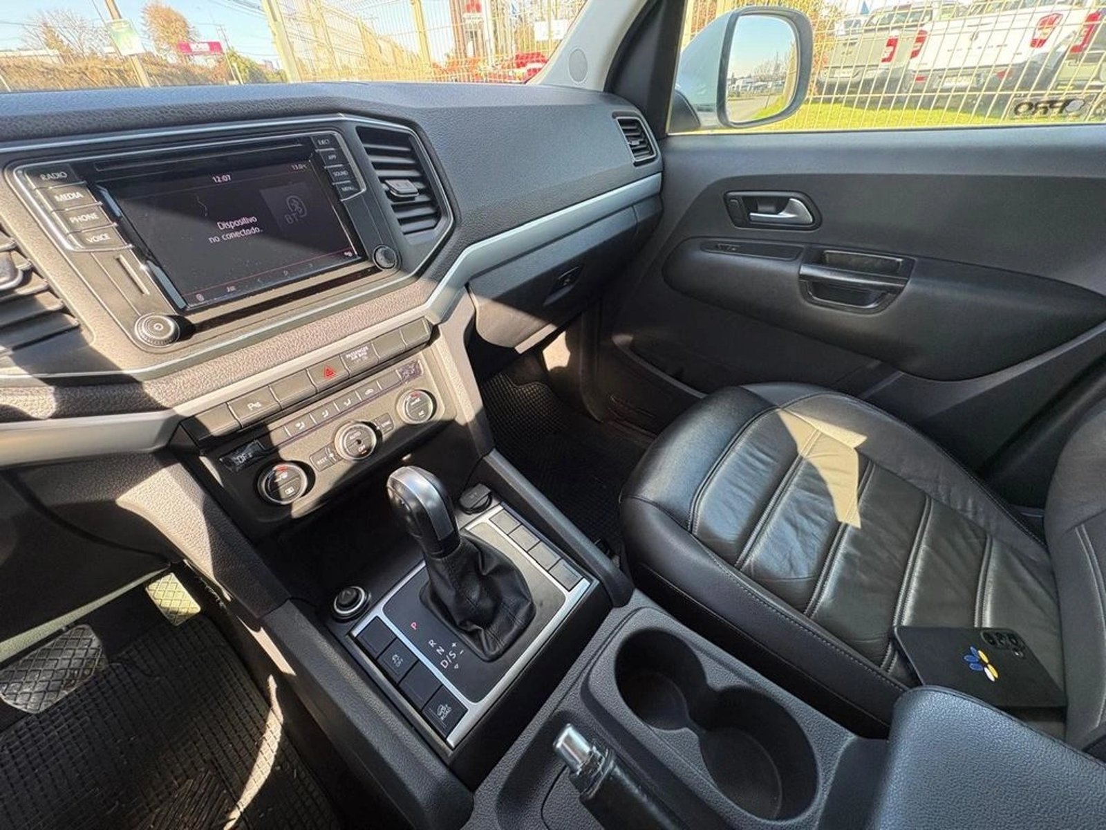 VOLKSWAGEN AMAROK HIGHLINE 4X4 2.0 AUT. 2023 - Imagen 10 de 13