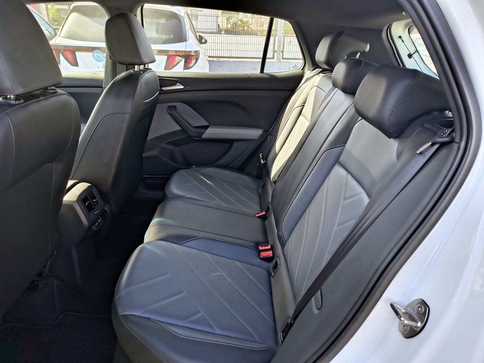 VOLKSWAGEN T-CROSS T-CROSS 1.0 Gasolina 4x2 T/A 2025 - Imagen 17 de 20
