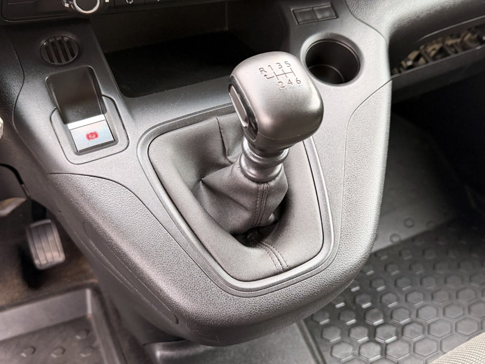 Peugeot PARTNER L1 BLUEHDI 2024 - Imagen 14 de 20