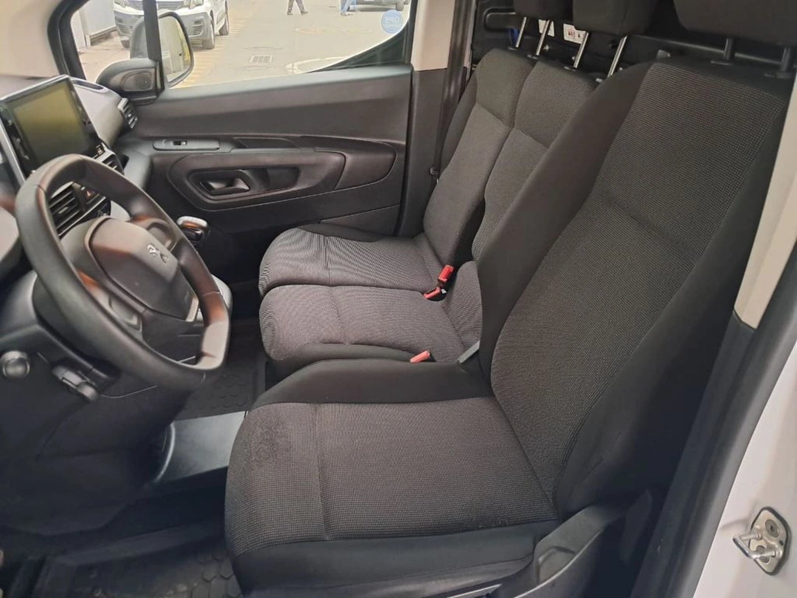 Peugeot PARTNER 1.5 L1 MT 2024 - Imagen 12 de 16
