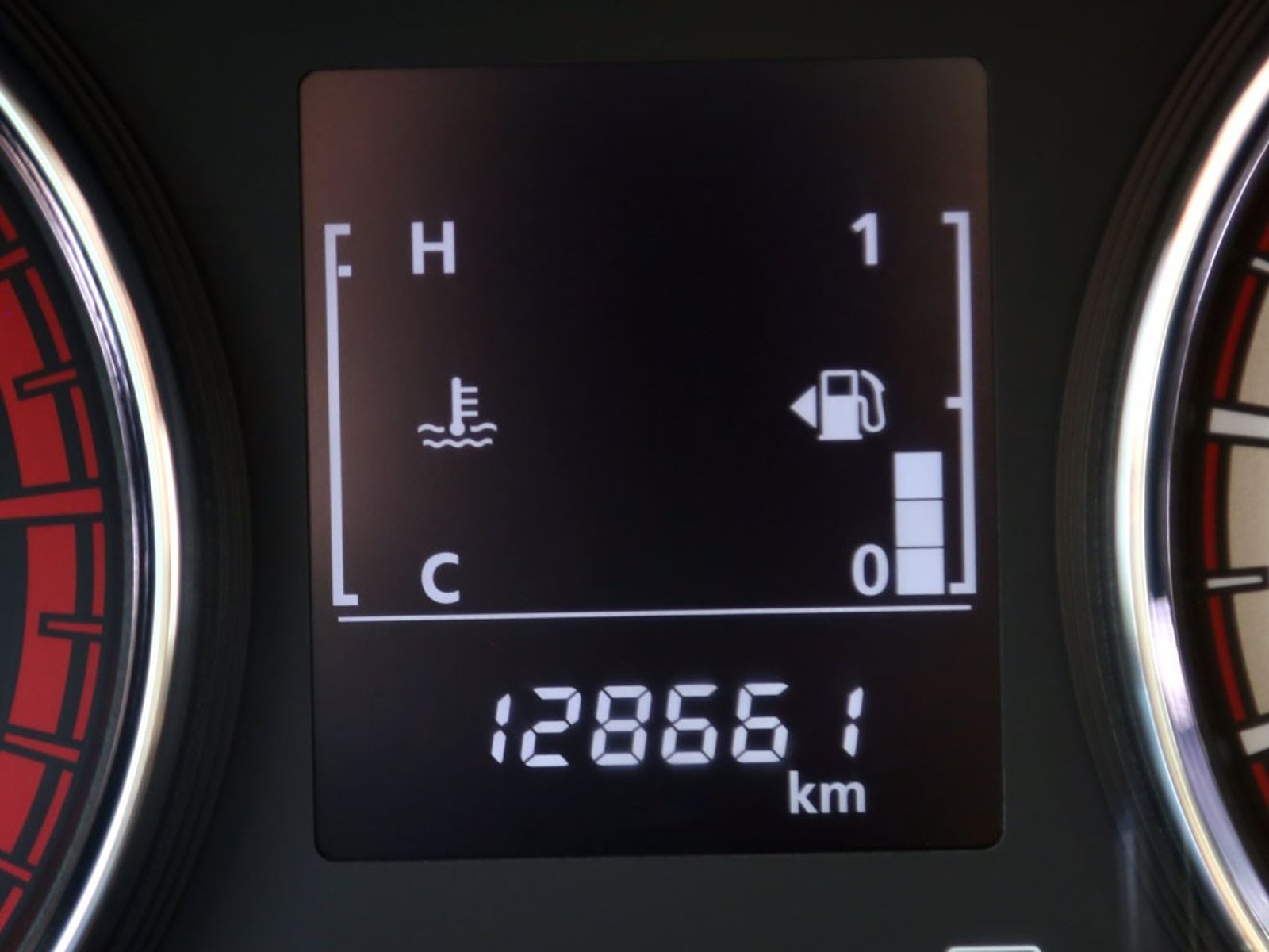 MITSUBISHI L200 KATANA 2.4 MT 4X4 DIESEL 2023 - Imagen 16 de 20