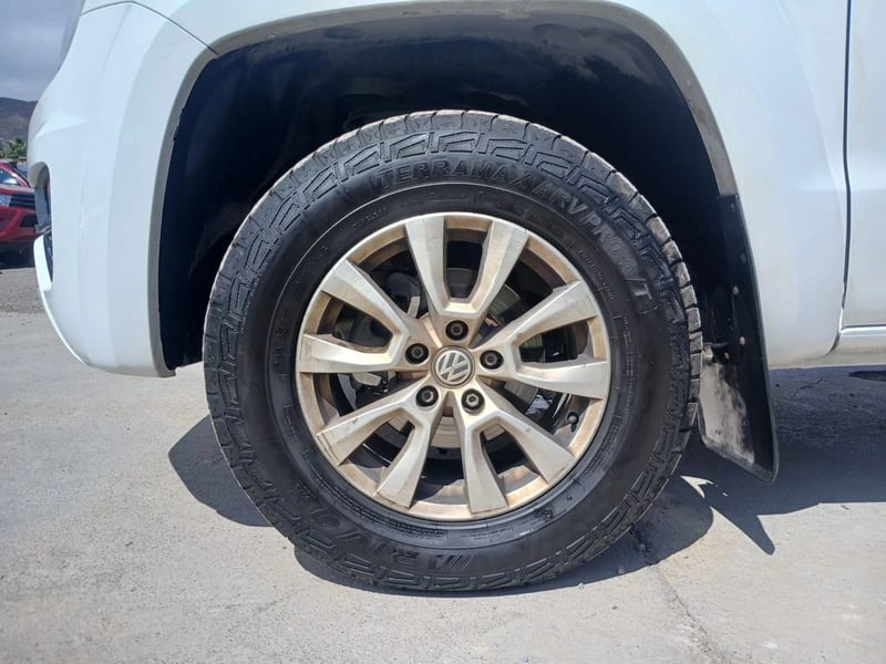 Volkswagen AMAROK 2.0 TRENDLINE 4X4 DIESEL MT 4P 2021 - Imagen 9 de 20