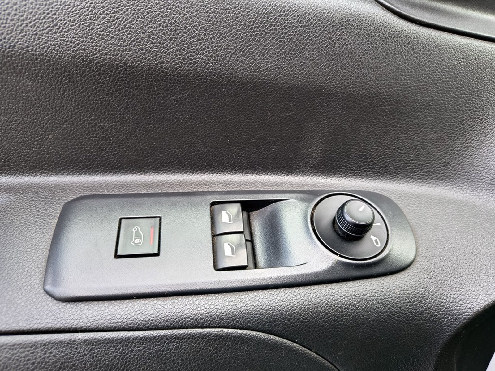 PEUGEOT PARTNER PARTNER L1 1.5 Diesel 4X2 T/M 2024 - Imagen 8 de 17