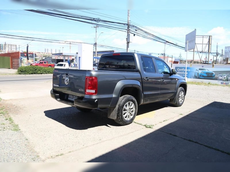 Volkswagen AMAROK 2.0 COMFORTLINE DIESEL 4MOTION 4X4 DOB. CAB. AT 4P 2023 - Imagen 5 de 20