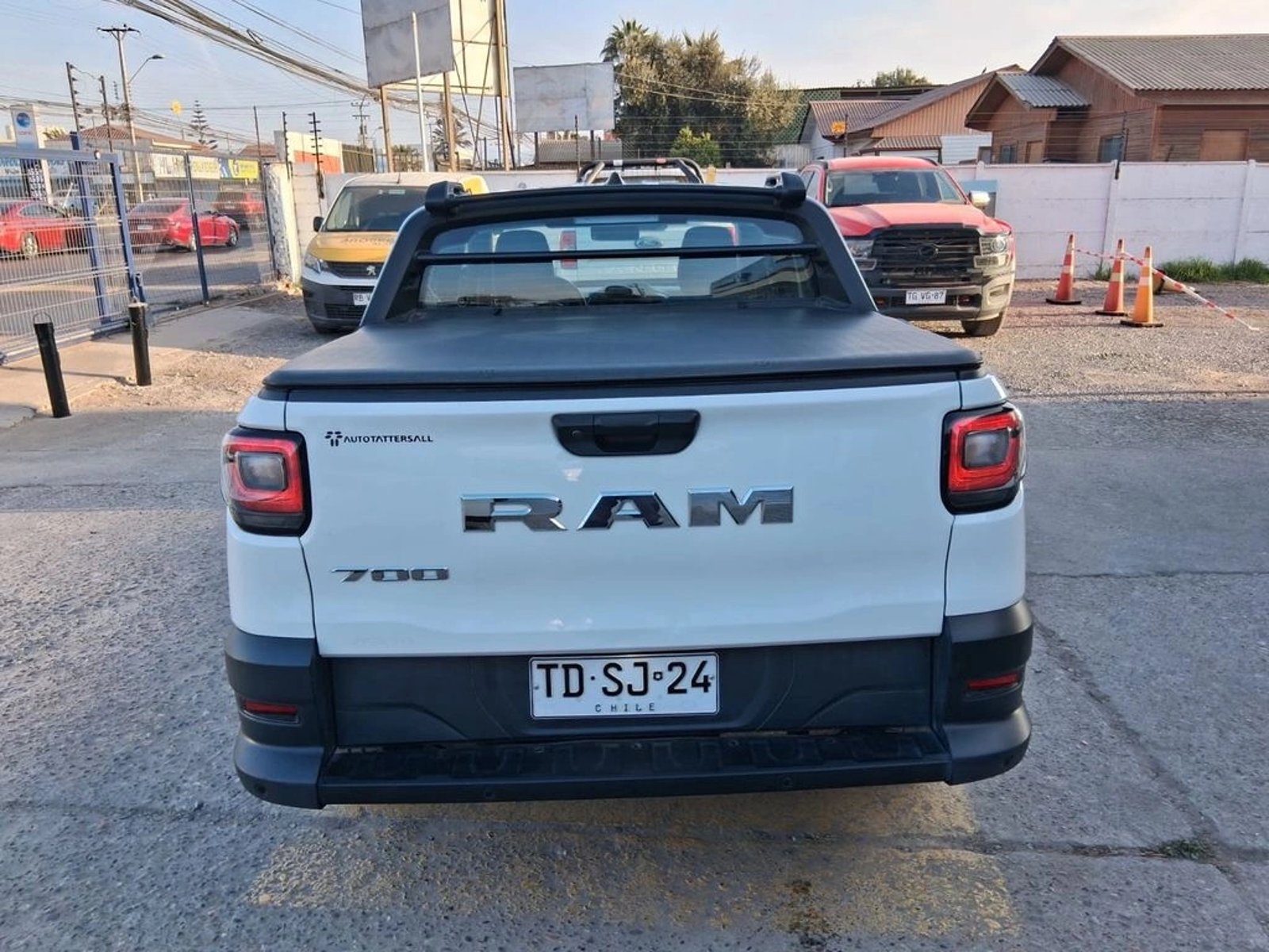 RAM 700 700 BIGHORN DCAB 1.3 2024 - Imagen 6 de 20