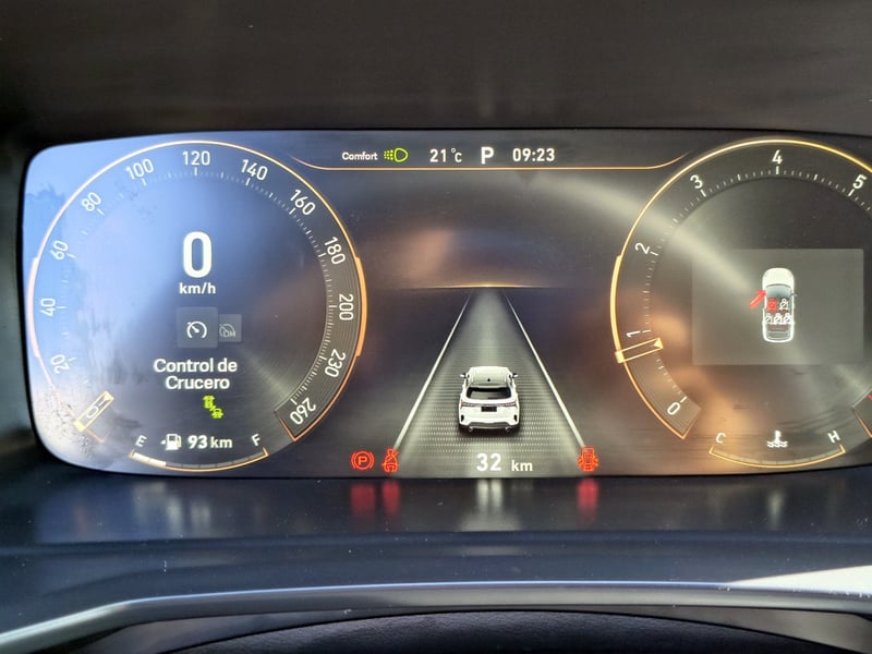 Lynk & Co 06 1.5 Gasolina 4x2 T/A PRO 2027 - Imagen 12 de 20