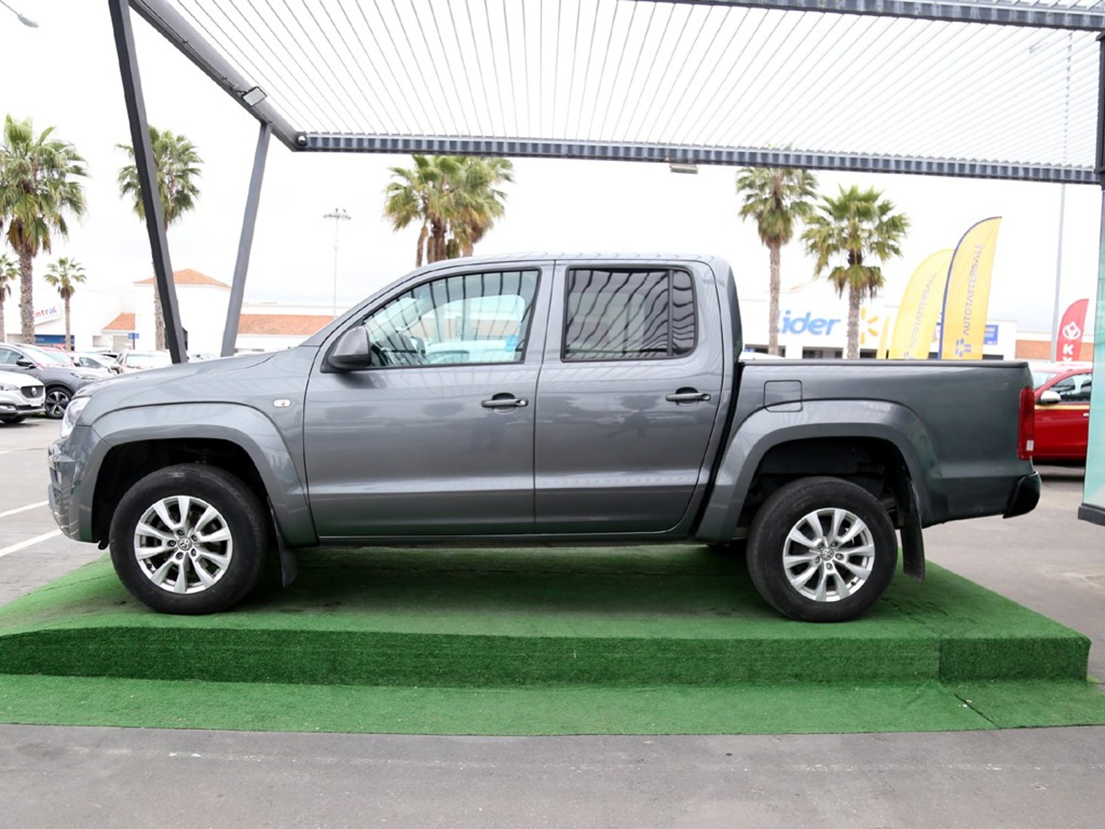Volkswagen AMAROK TRENDLINE 4X2 2.0 MT 2023 - Imagen 5 de 20