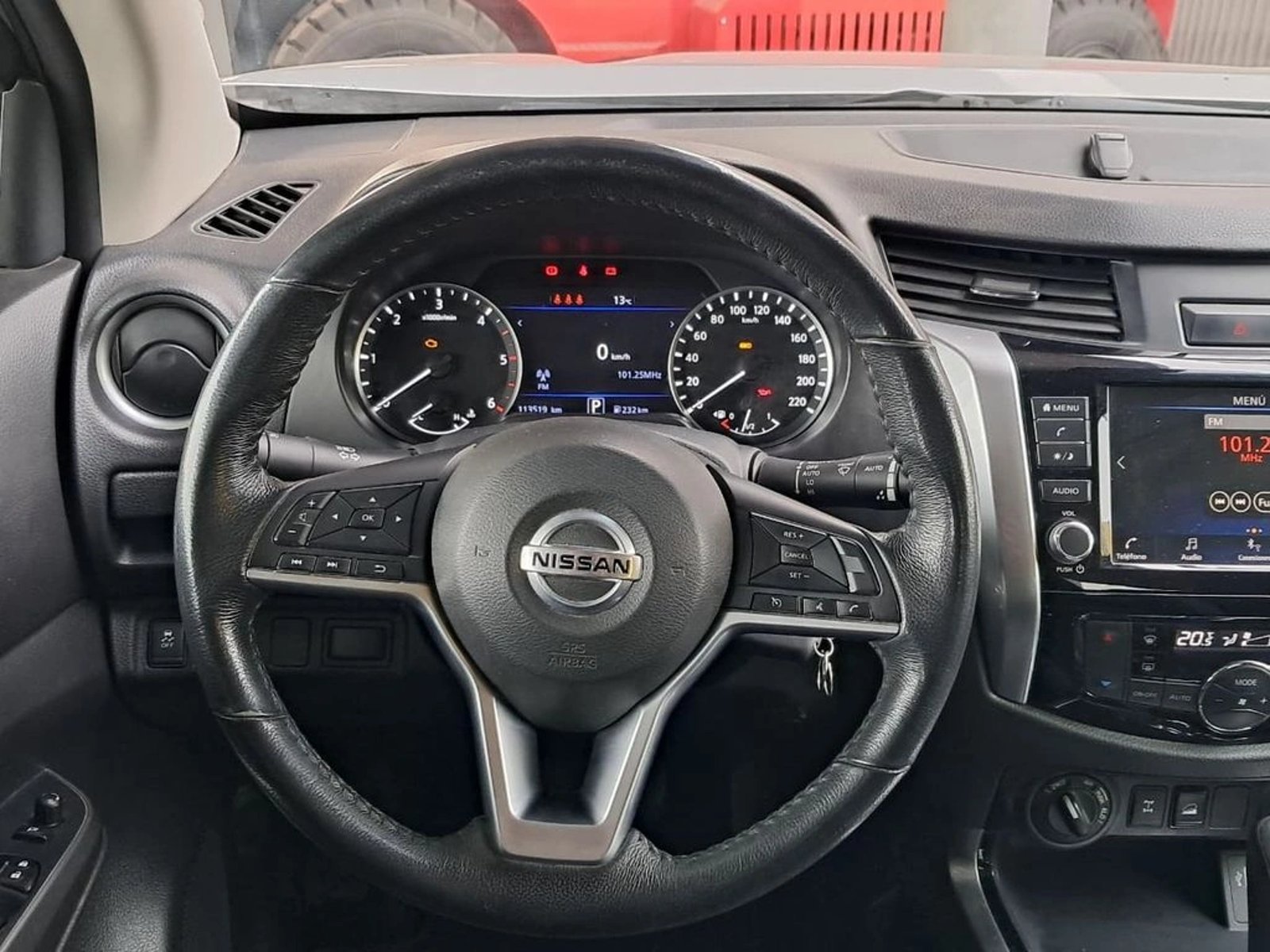 Nissan NAVARA 2.3 XE DC AT 4X4 2022 - Imagen 17 de 20