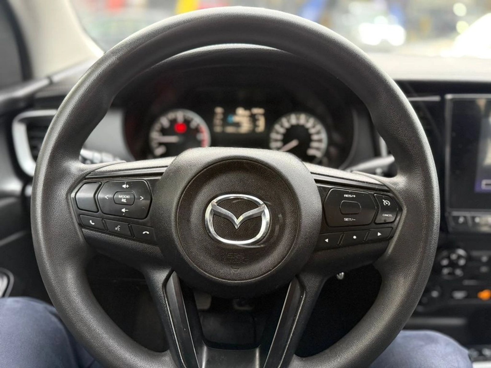 MAZDA BT-50 3.0  4X4  MT 2023 - Imagen 14 de 15
