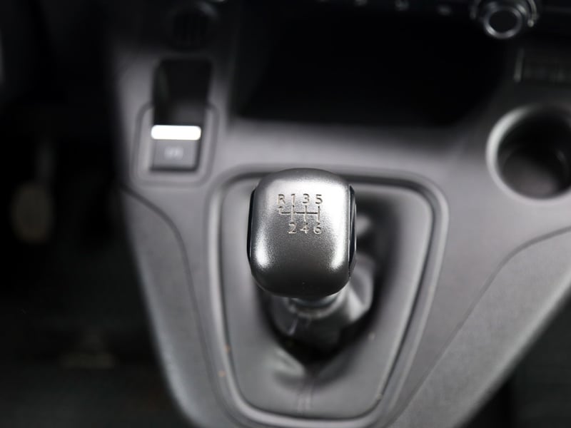 Citroën BERLINGO BLUEHDI 1.5 2024 - Imagen 18 de 20