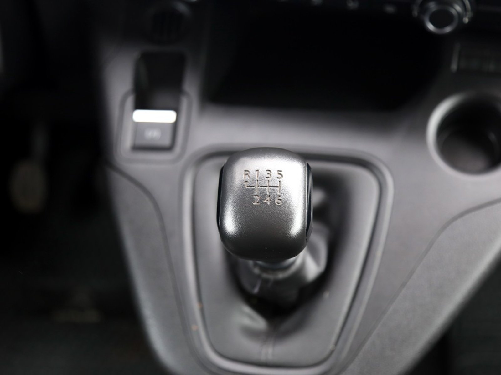 Citroën BERLINGO BLUEHDI 1.5 2024 - Imagen 18 de 20
