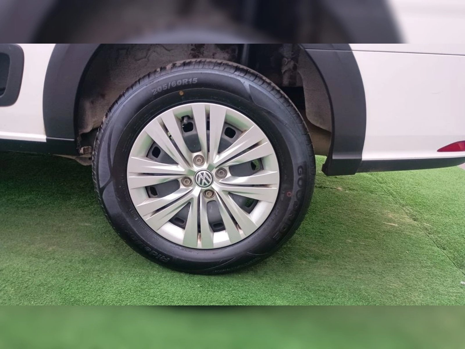 VOLKSWAGEN SAVEIRO 1.6 CABINA SIMPLE MT 2023 - Imagen 8 de 12