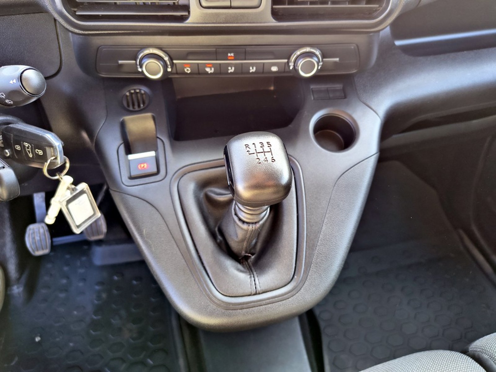 PEUGEOT PARTNER PARTNER L1 1.5 Diesel 4X2 T/M 2024 - Imagen 15 de 16