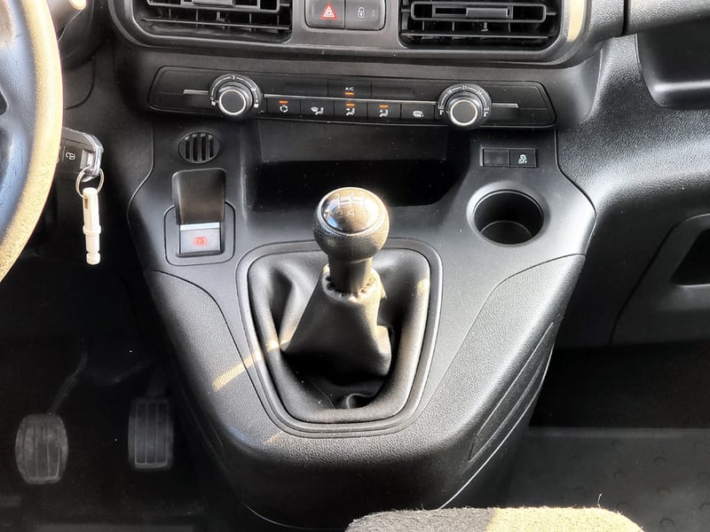 Opel COMBO 1.6 Diesel 4x2 T/M 2022 - Imagen 18 de 20