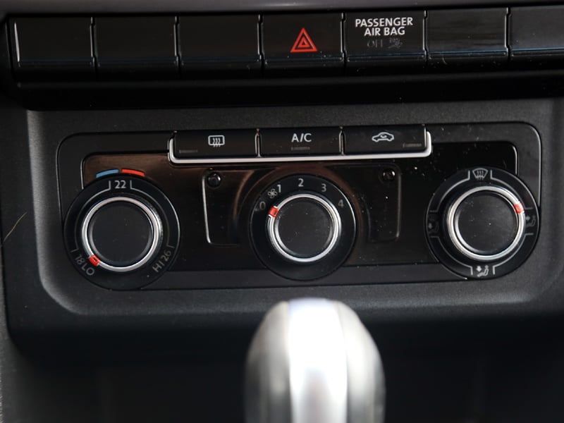 Volkswagen AMAROK 2.0 COMFORTLINE AT 4MOTION 2023 - Imagen 18 de 20