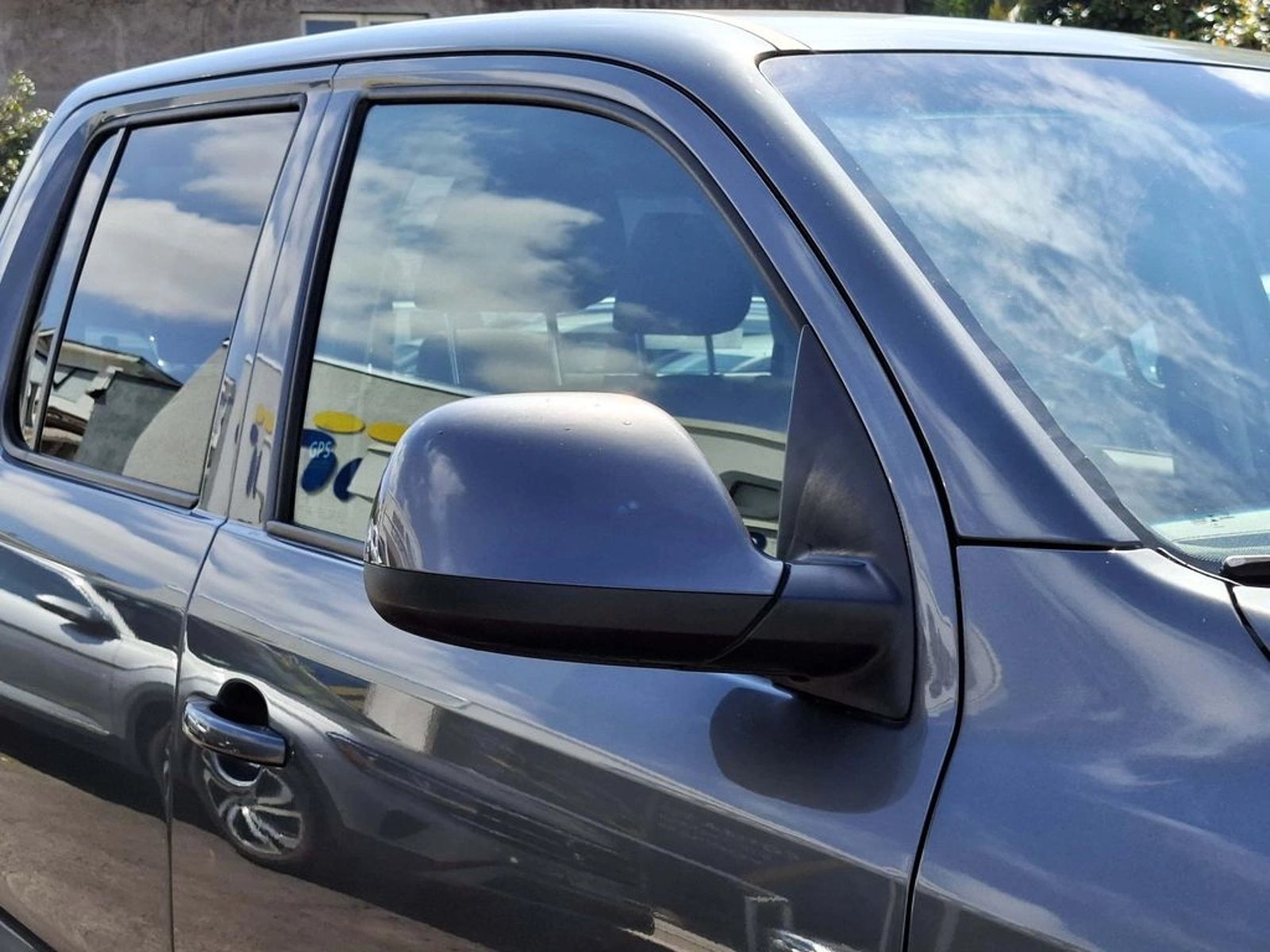 Volkswagen AMAROK TREDLINE 2.0 MT 4X2 2023 - Foto 4 de 20