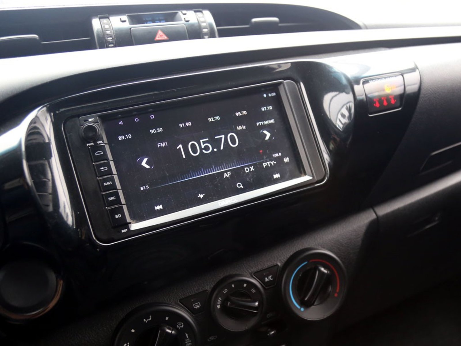 Toyota HILUX 2.4 4X4 MT 2022 - Imagen 17 de 19