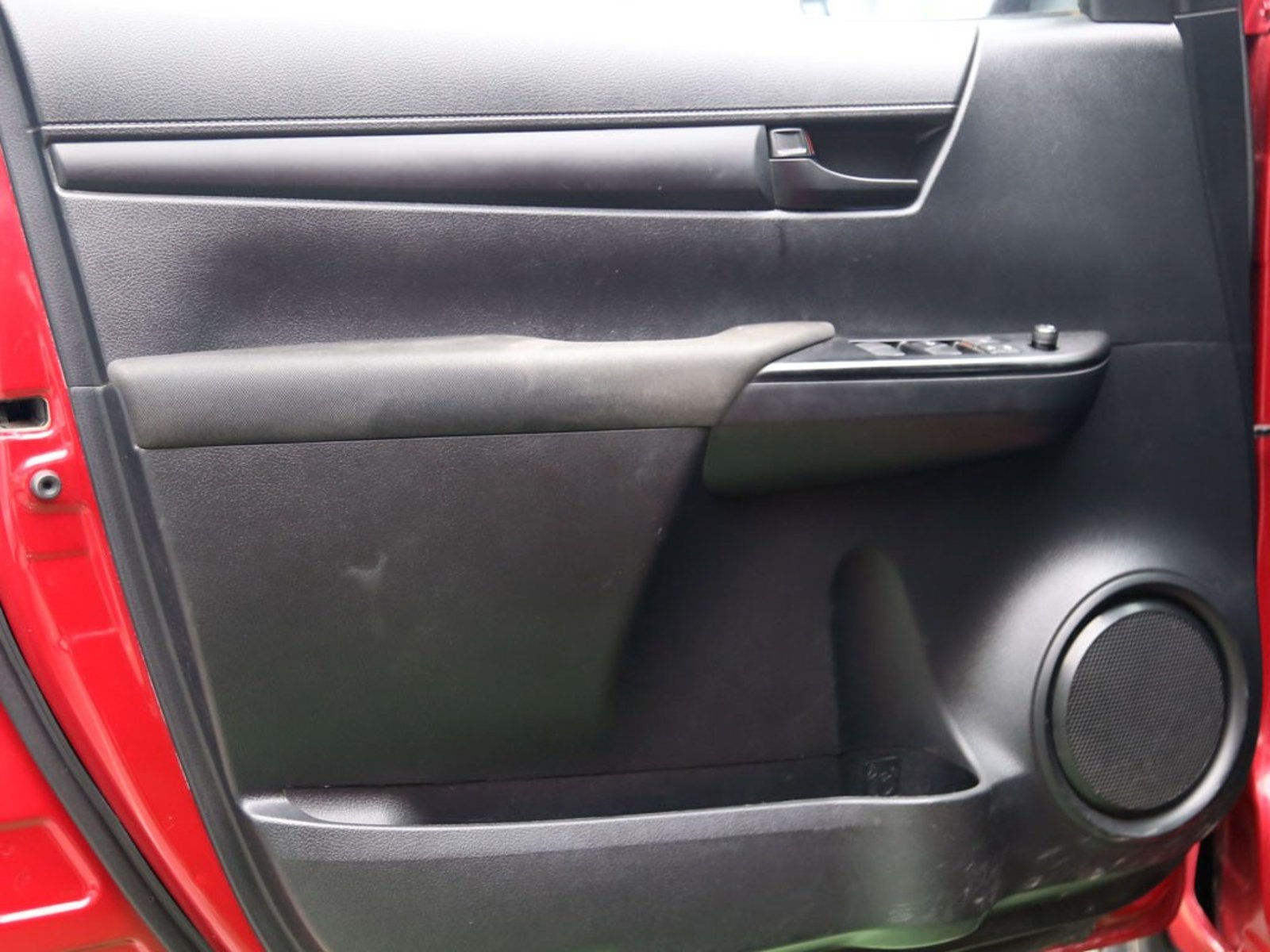 Toyota HILUX 2.4 4X4 MT 2022 - Imagen 10 de 19