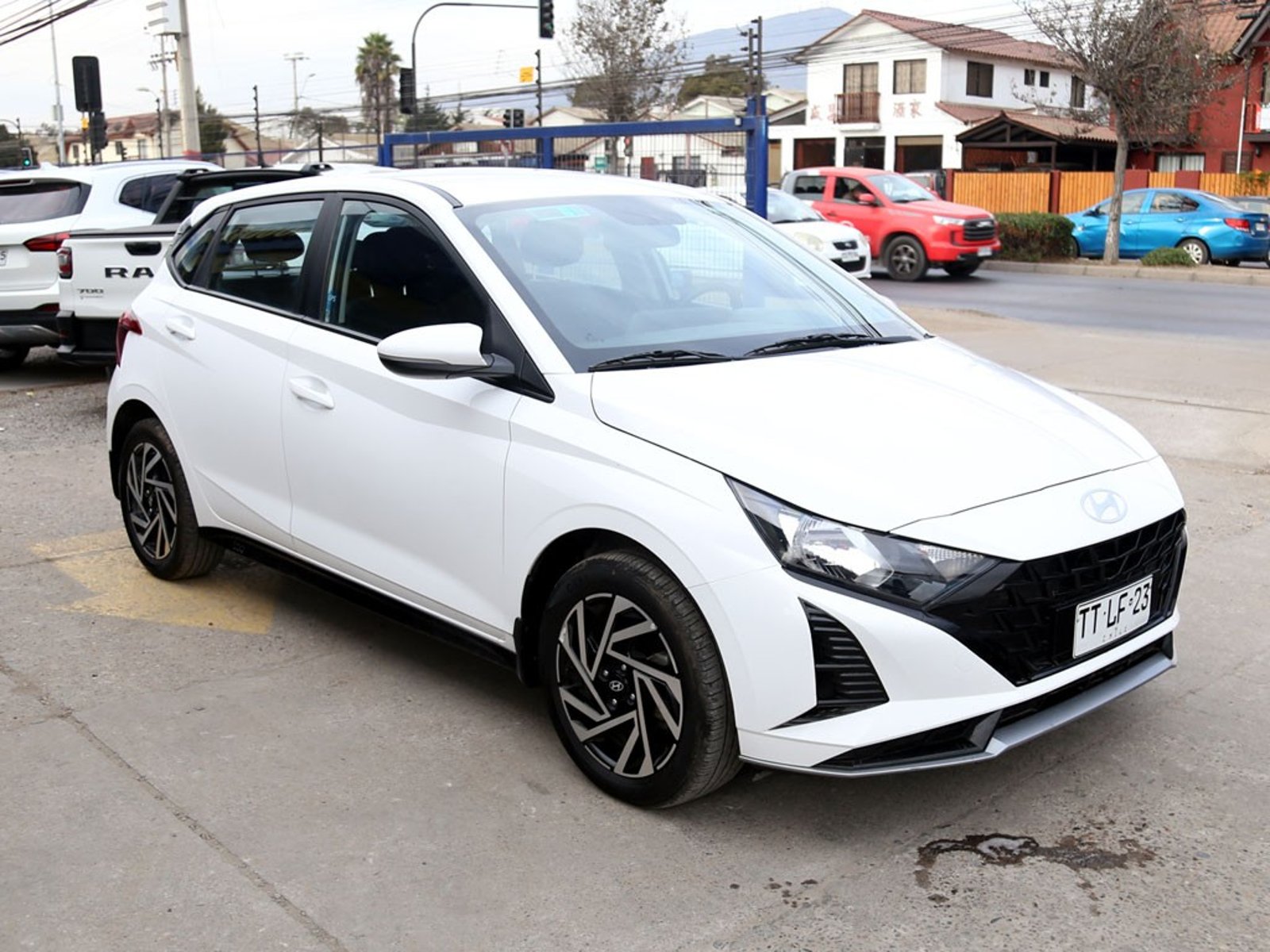 HYUNDAI I20 1.4 BI3 FUNK EDITION MT 2025 - Imagen 3 de 20