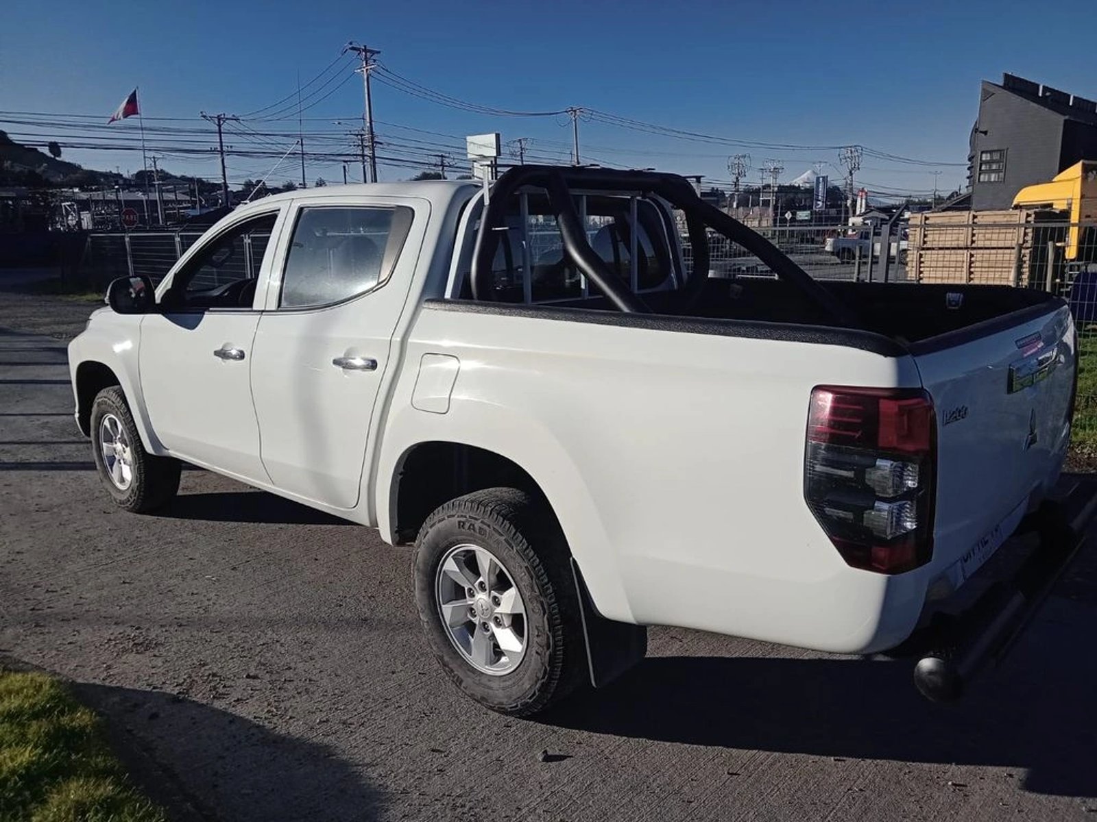 Mitsubishi L200 L200 CR 4X2 2022 - Imagen 4 de 5