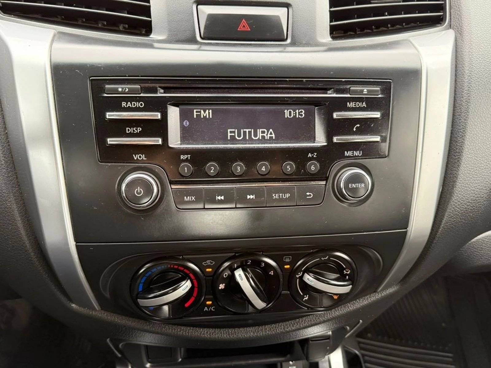 Nissan NAVARA 2.3 SE 4X2 MT 2022 - Imagen 12 de 16