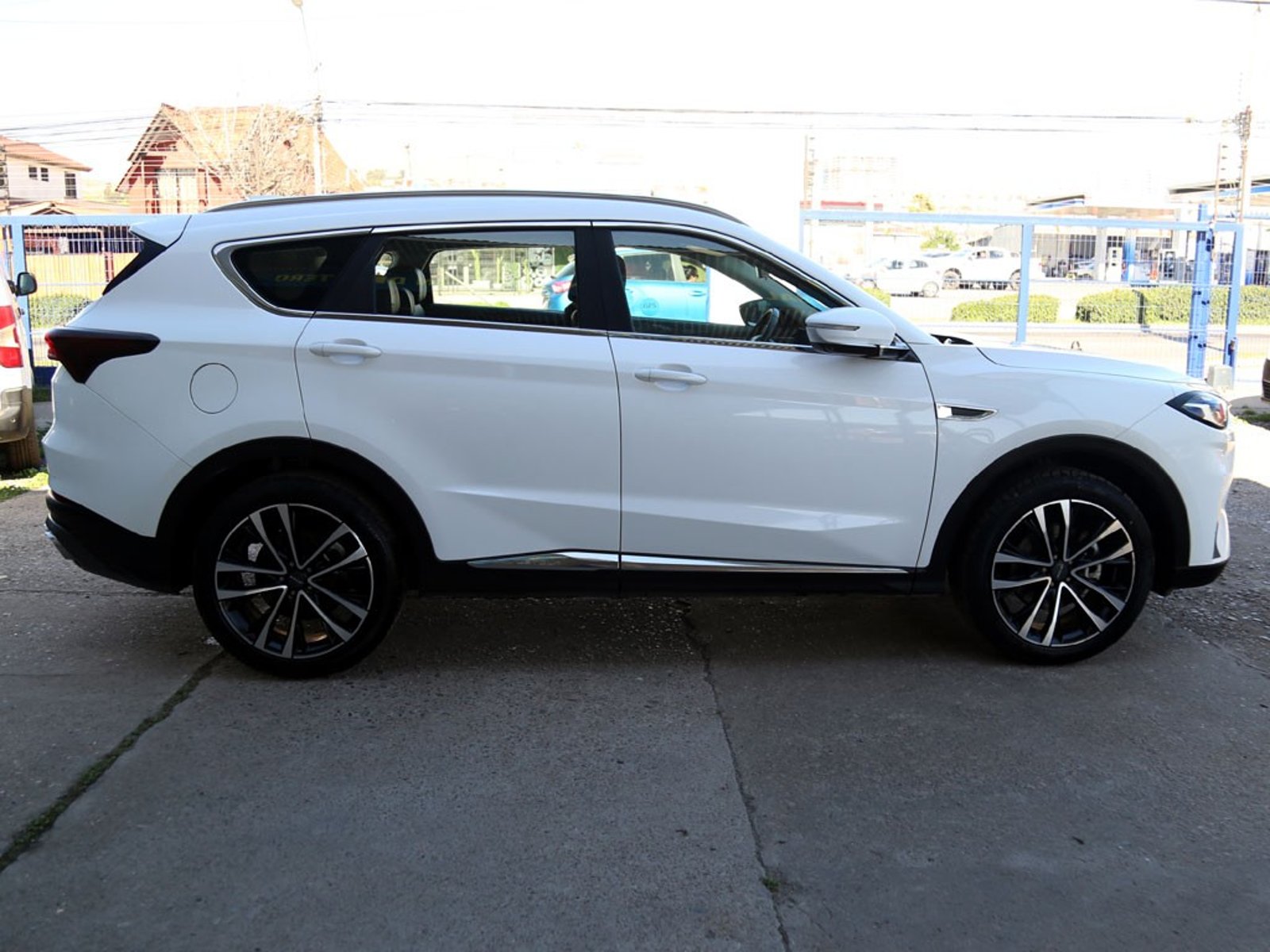 Jetour X70 PLUS 1.5T PLUS 4X2 AT 5P 2024 - Imagen 4 de 20