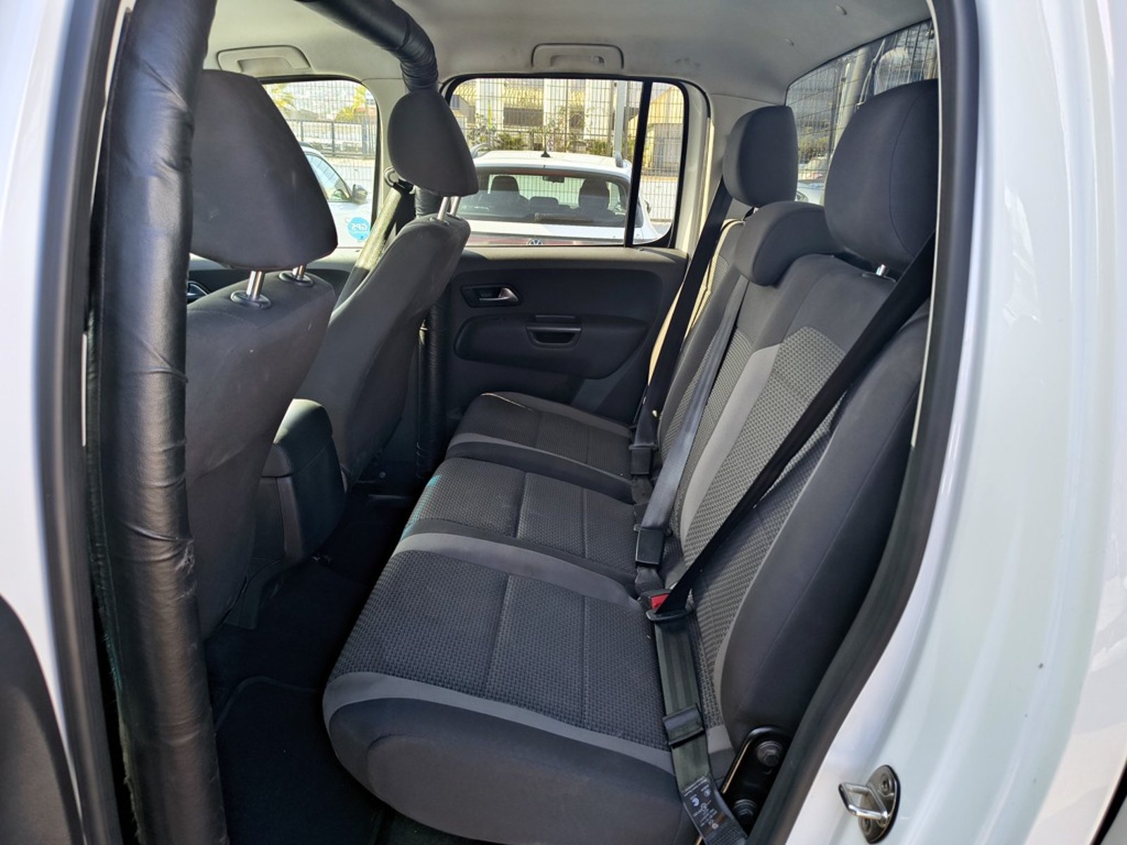Volkswagen AMAROK AMAROK 2.0 Diesel 4x4 T/M 2023 - Imagen 15 de 20