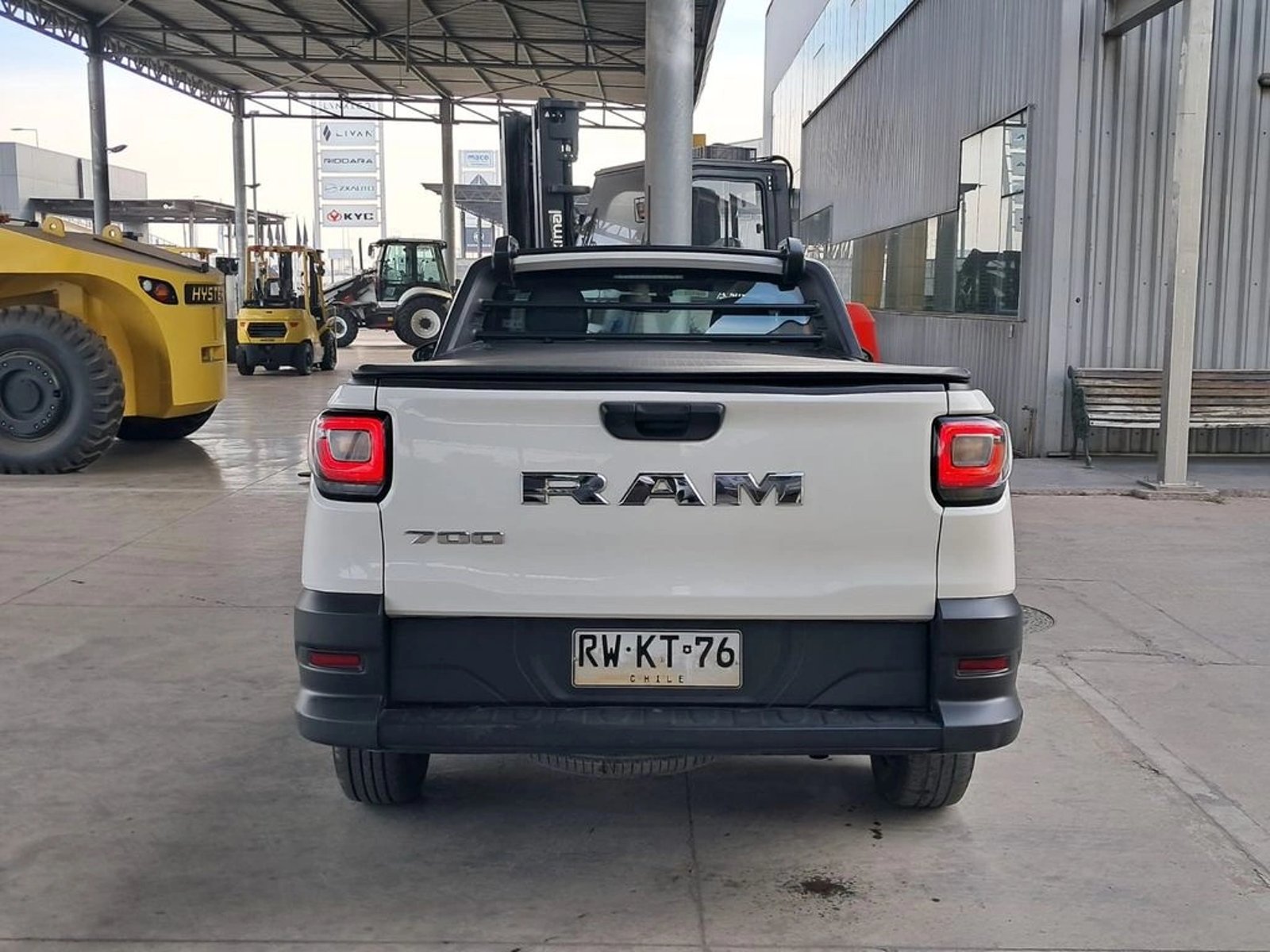 RAM 700 SLT CS GASOLINA 1.4 2022 - Imagen 7 de 18
