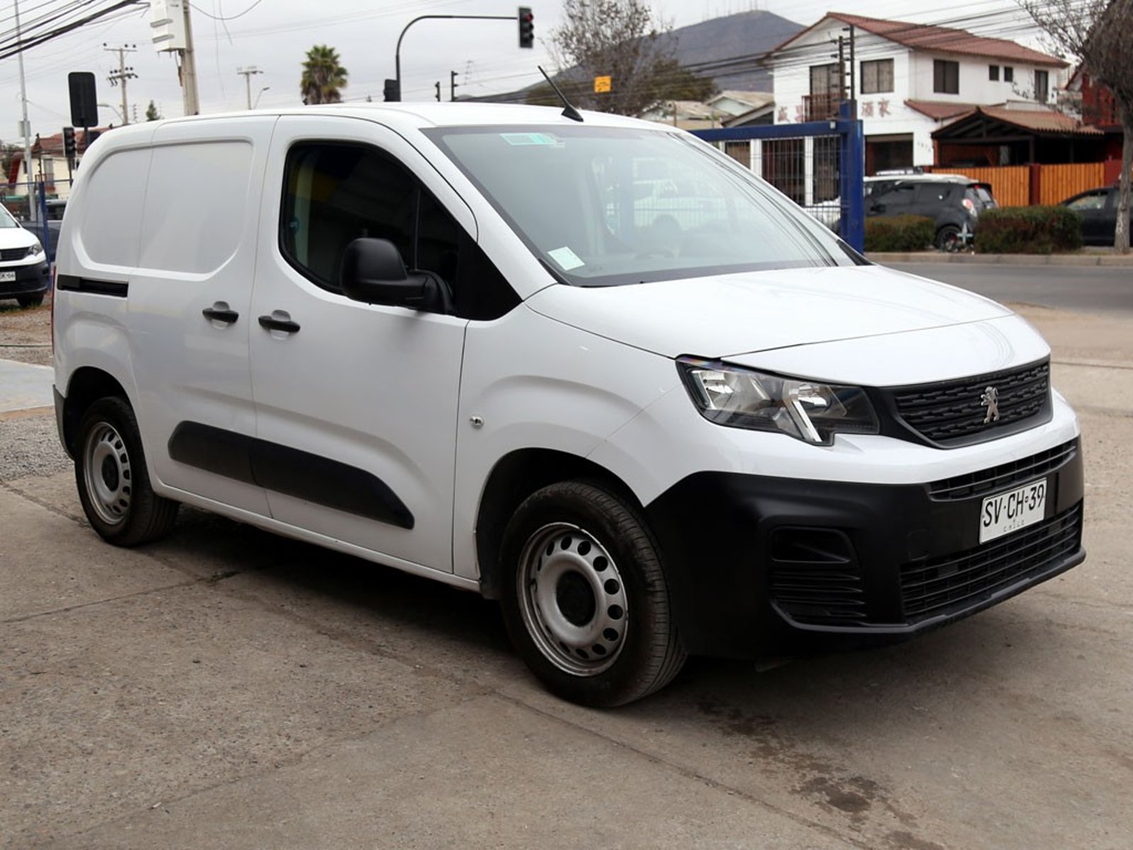 Peugeot PARTNER 1.5 L1 HDI DIESEL 100HP 4X2 MT 5P 2023 - Imagen 3 de 20