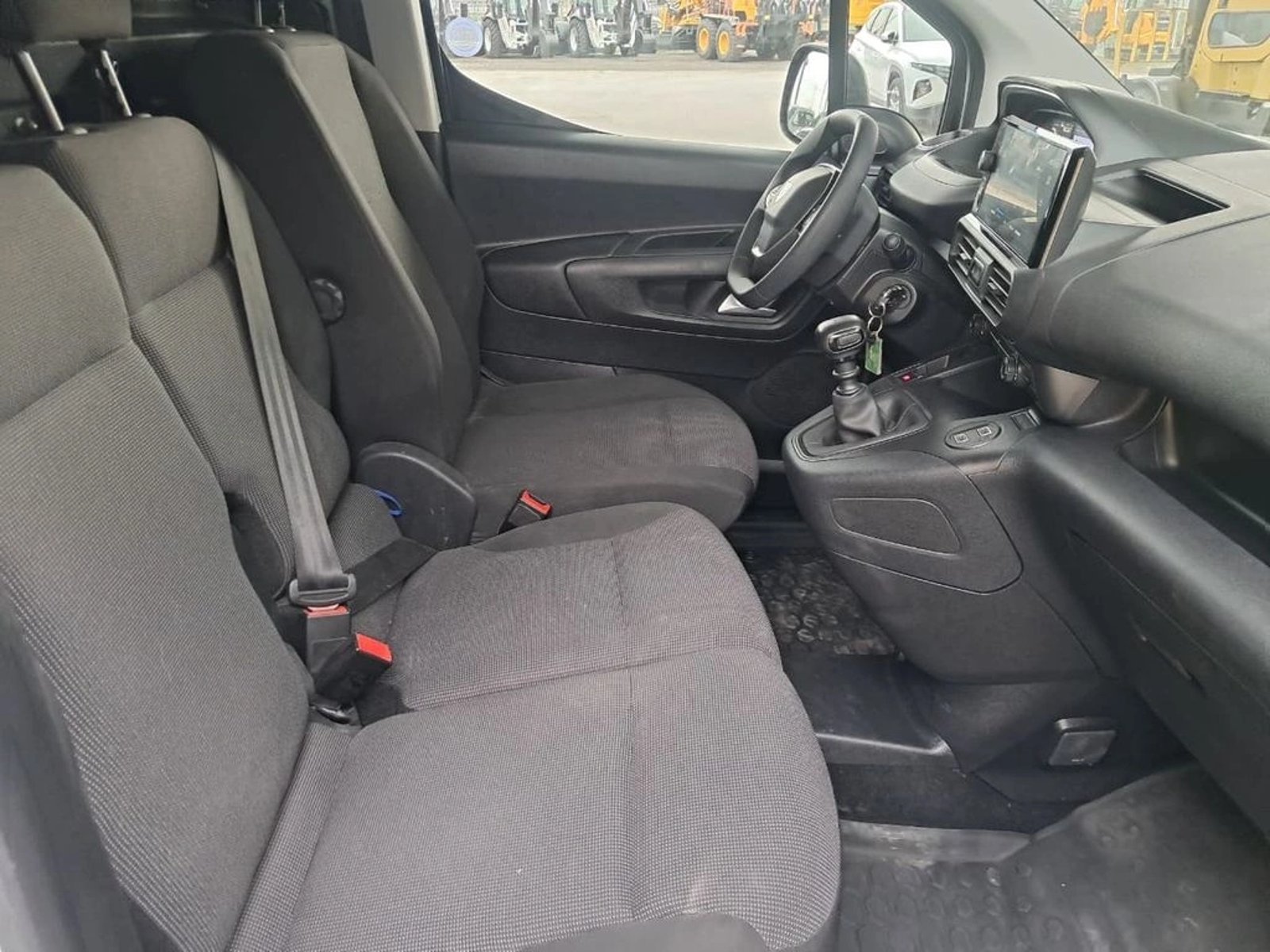 Peugeot PARTNER L1 1.5 HDI 4X2 MT 2025 - Imagen 15 de 20