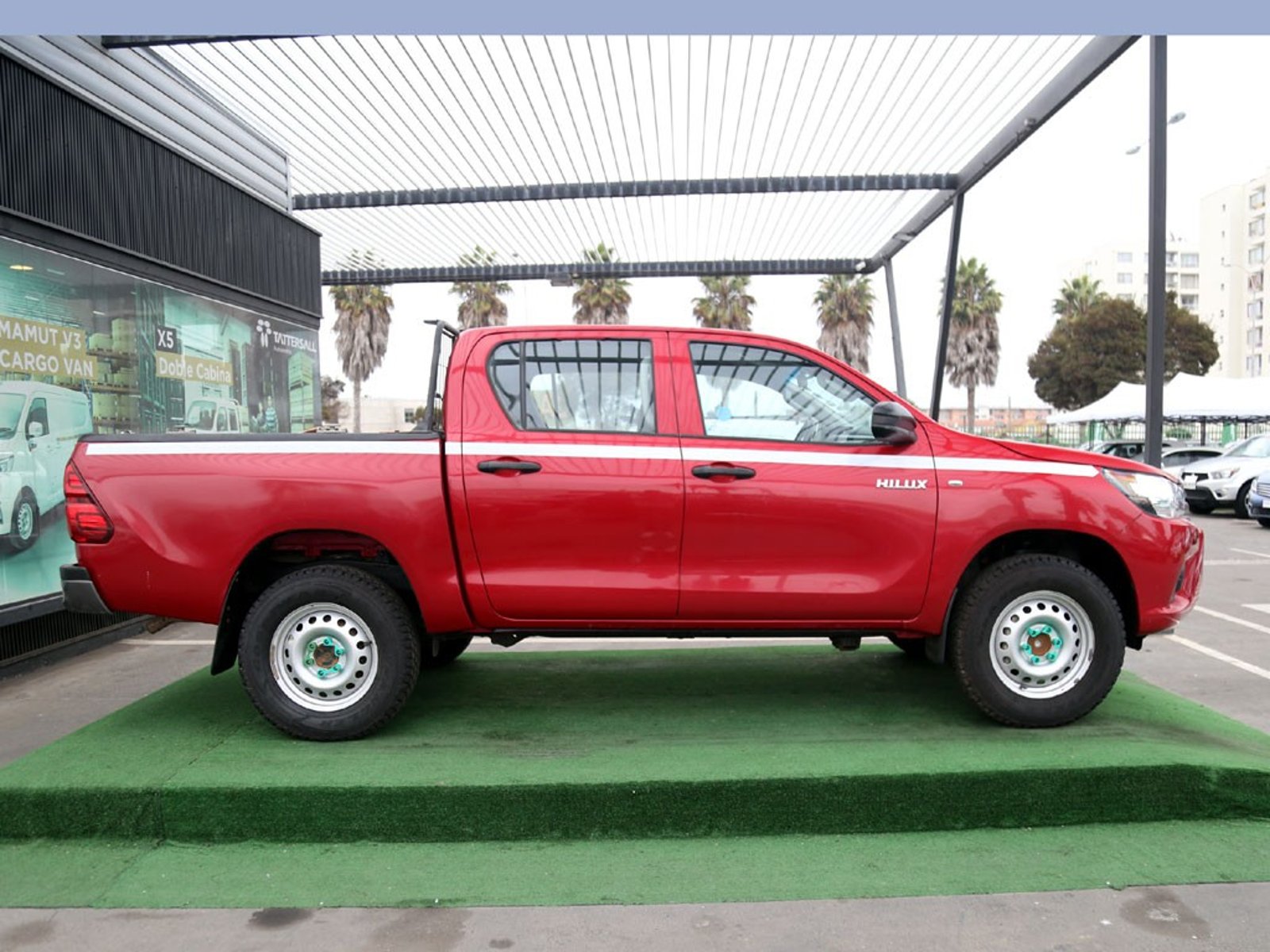 TOYOTA HILUX 2.4 TSS MT 4X2 DIESEL 2024 - Imagen 4 de 17