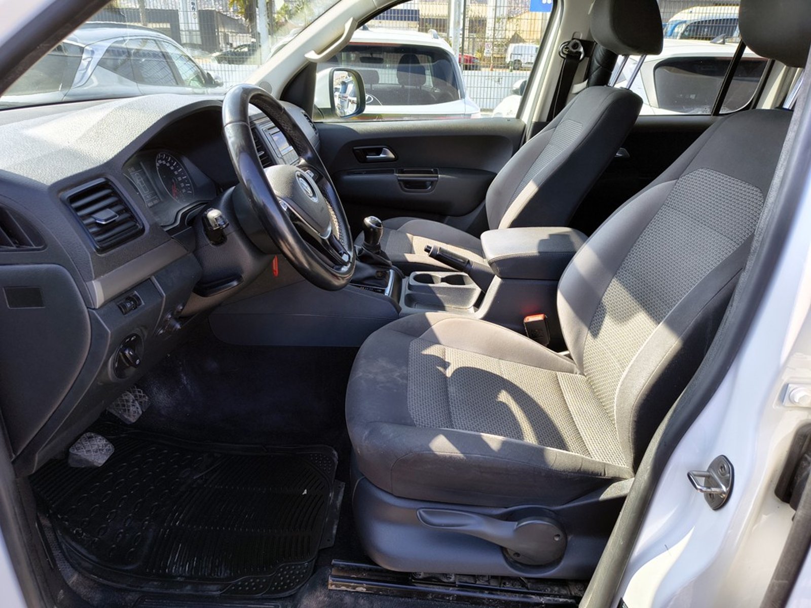 VOLKSWAGEN AMAROK 2.0 TRENDLINE 4MOTION 2023 - Imagen 11 de 20
