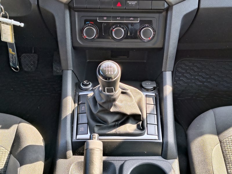 Volkswagen AMAROK 2.0 Diesel 4x2 T/M 2023 - Imagen 17 de 20