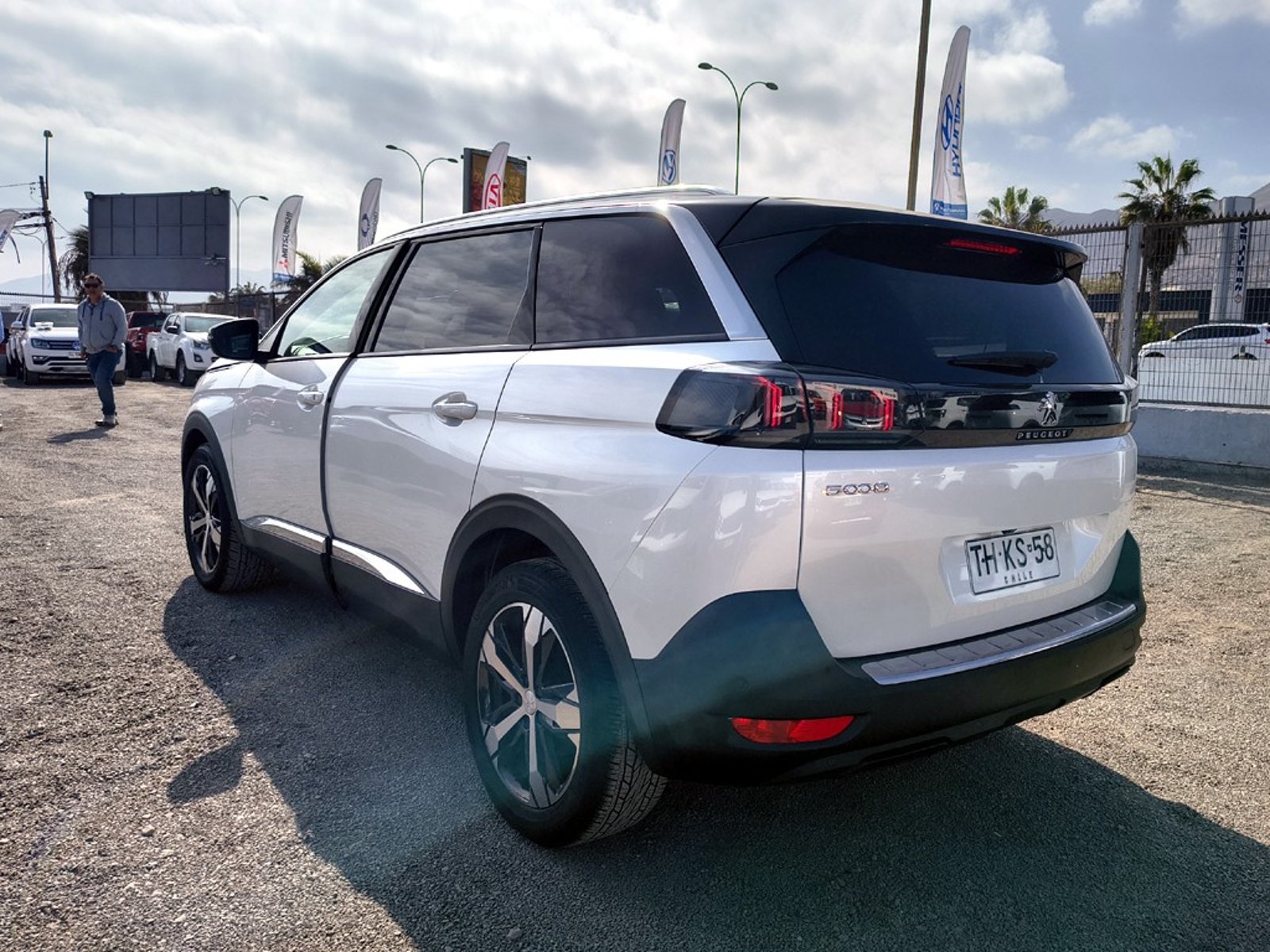 Peugeot 5008 1.6 ALLURE PACK 2024 - Foto 5 de 20
