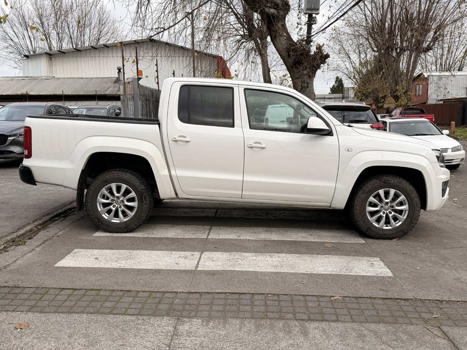 Volkswagen AMAROK 2.0 TRENDLINE 4X4 MT 2023 - Foto 5 de 20