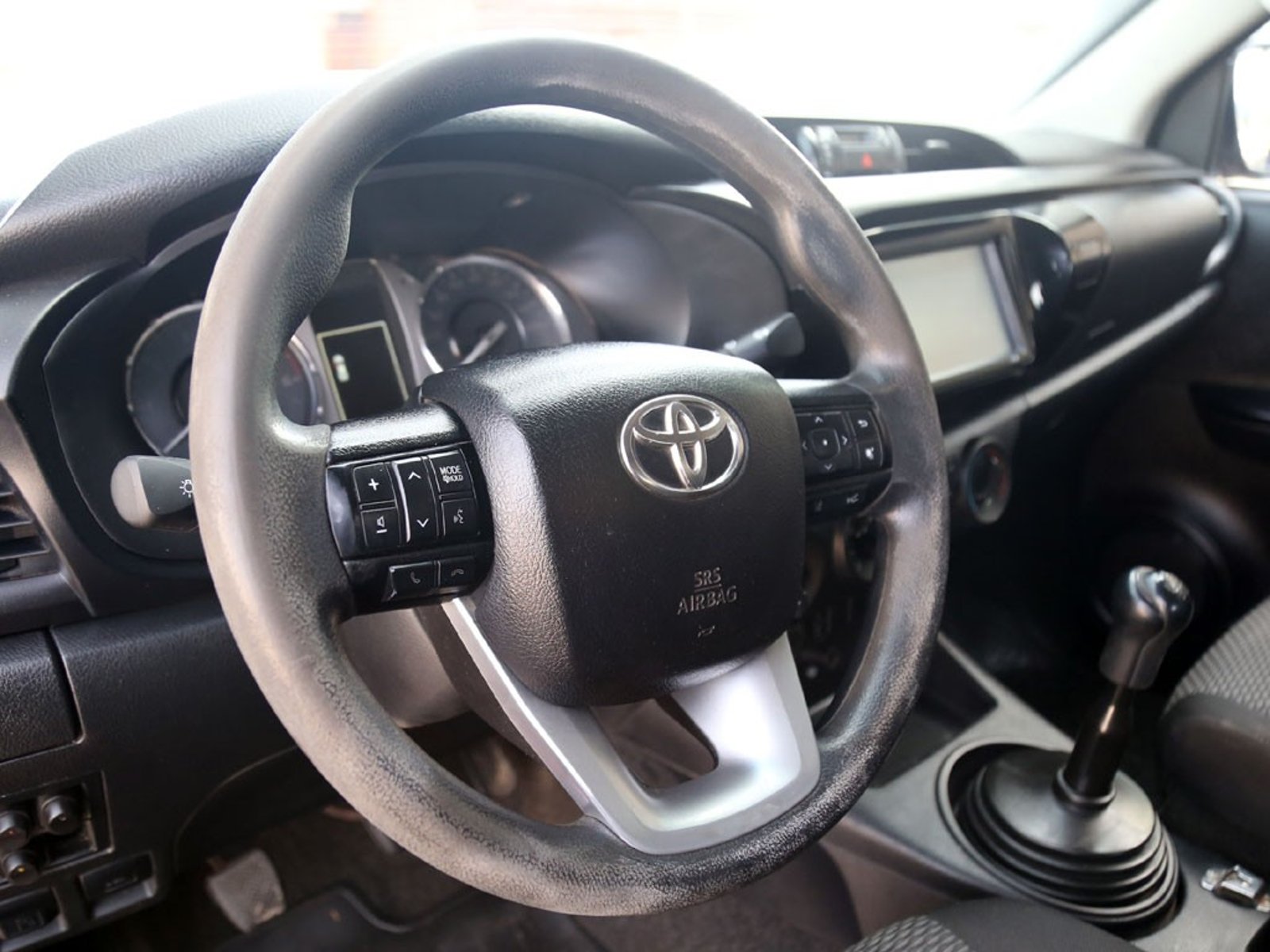 Toyota HILUX DX 4X4 2.4 2023 - Imagen 13 de 20