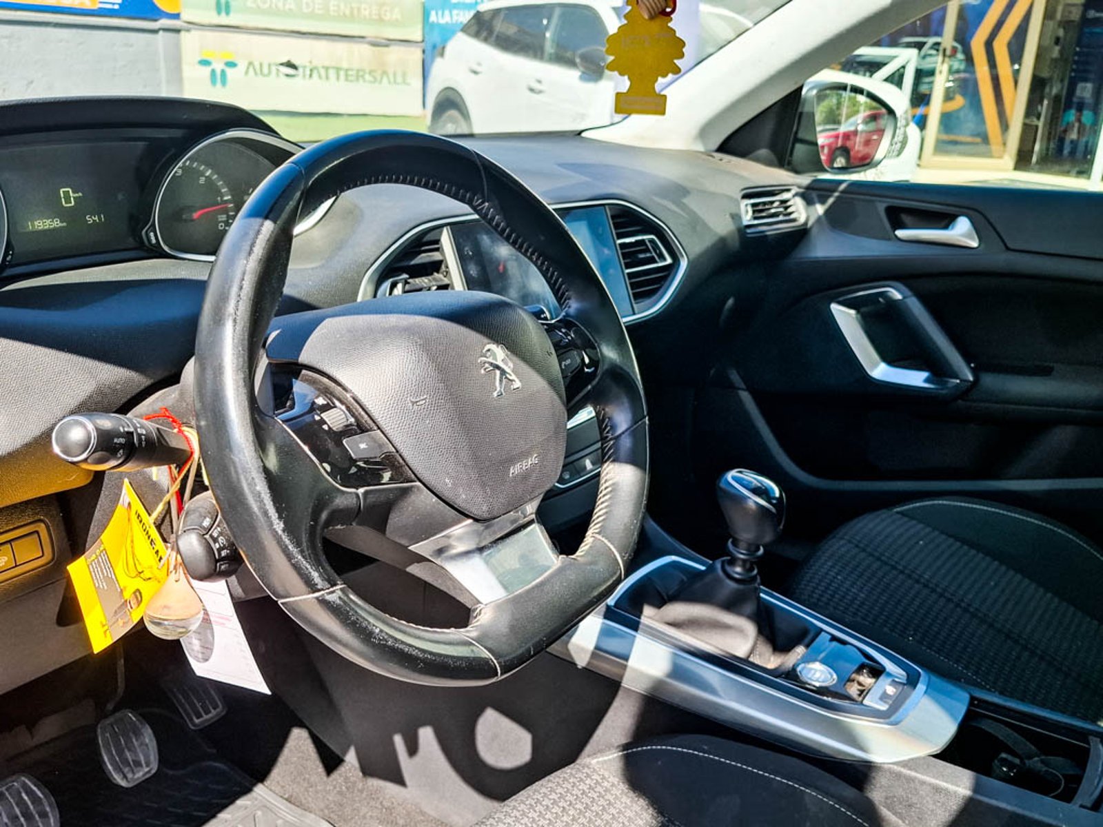 PEUGEOT 308 BLUE HDI 130HP HB 1.5 2021 - Imagen 8 de 16