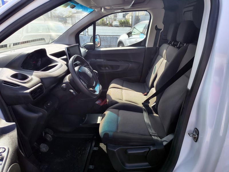 Peugeot PARTNER L2 1.6 Diesel 4x2 T/M 2023 - Imagen 10 de 18