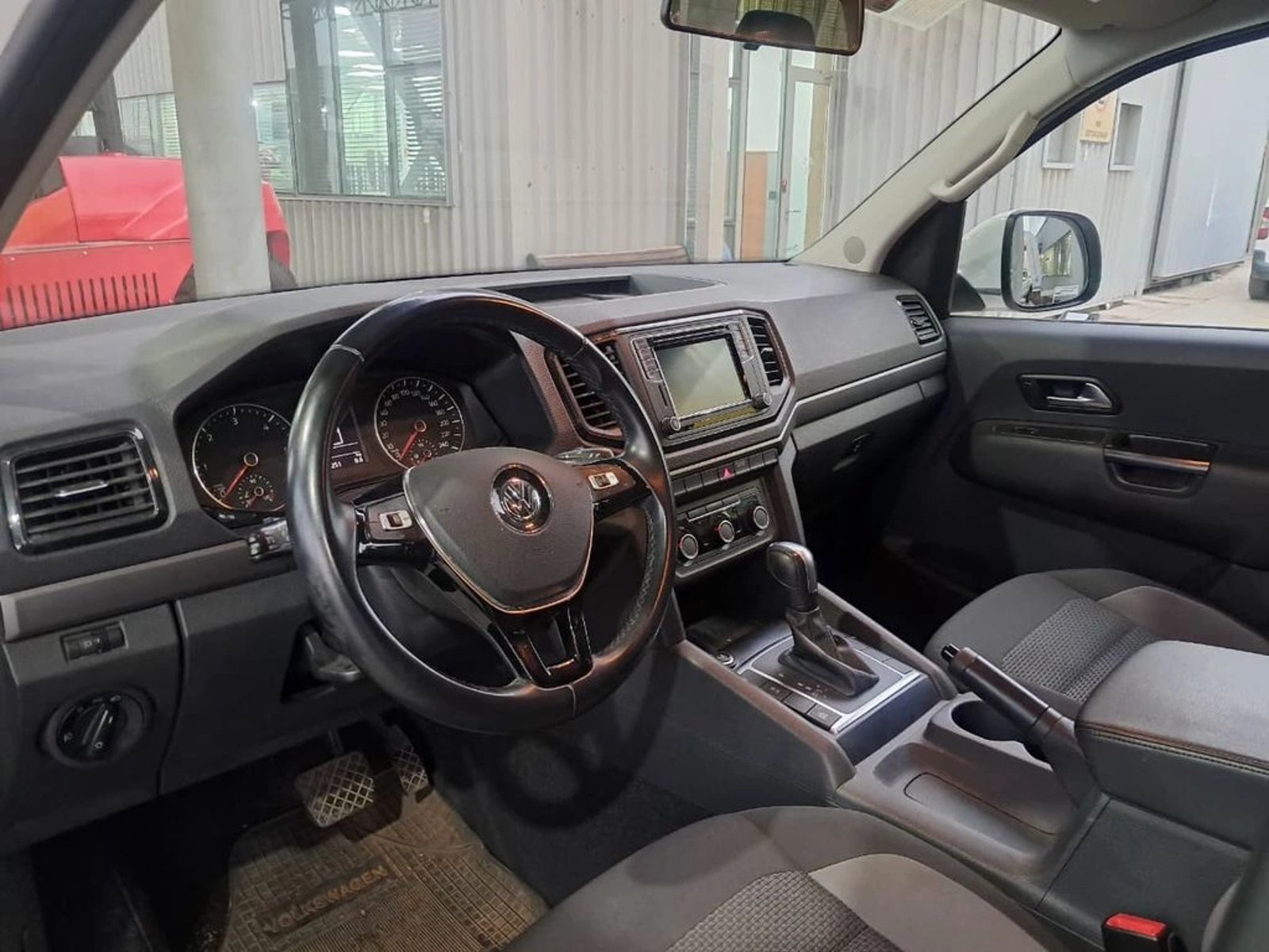 Volkswagen AMAROK 2.0 COMFORTLINE 4X4 AT 2022 - Imagen 12 de 20