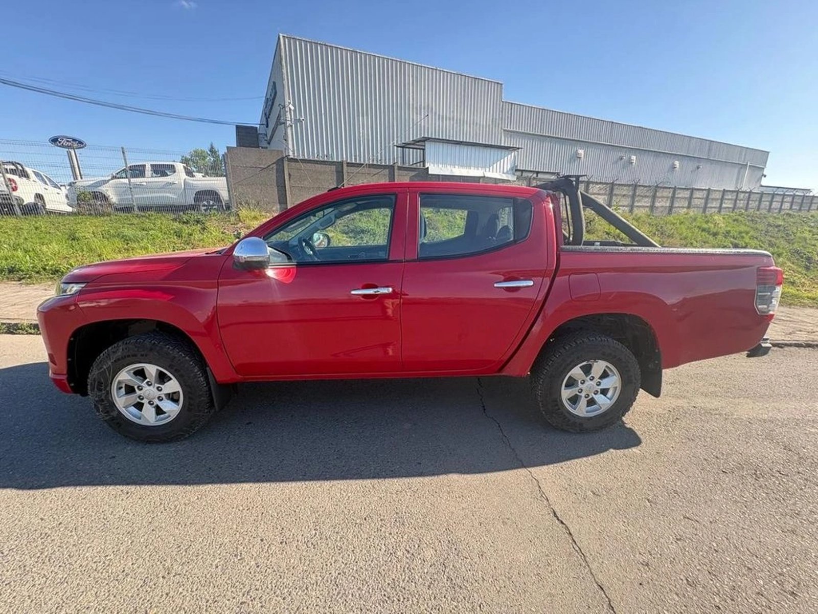 Mitsubishi L200 KATANA CRT 4X4 2023 - Foto 4 de 11