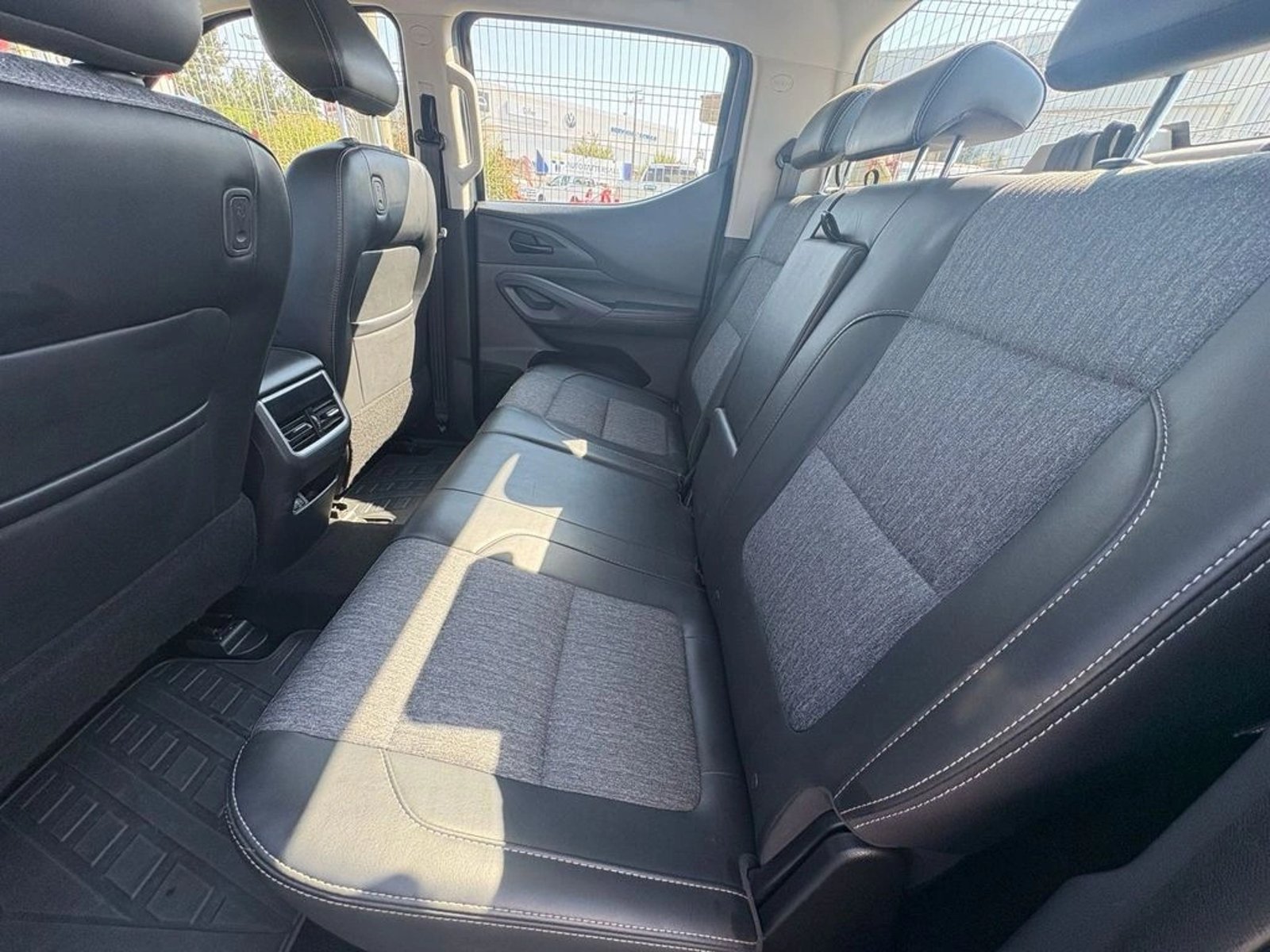 PEUGEOT LANDTREK 4X2 1.9 MT 2023 - Imagen 11 de 11