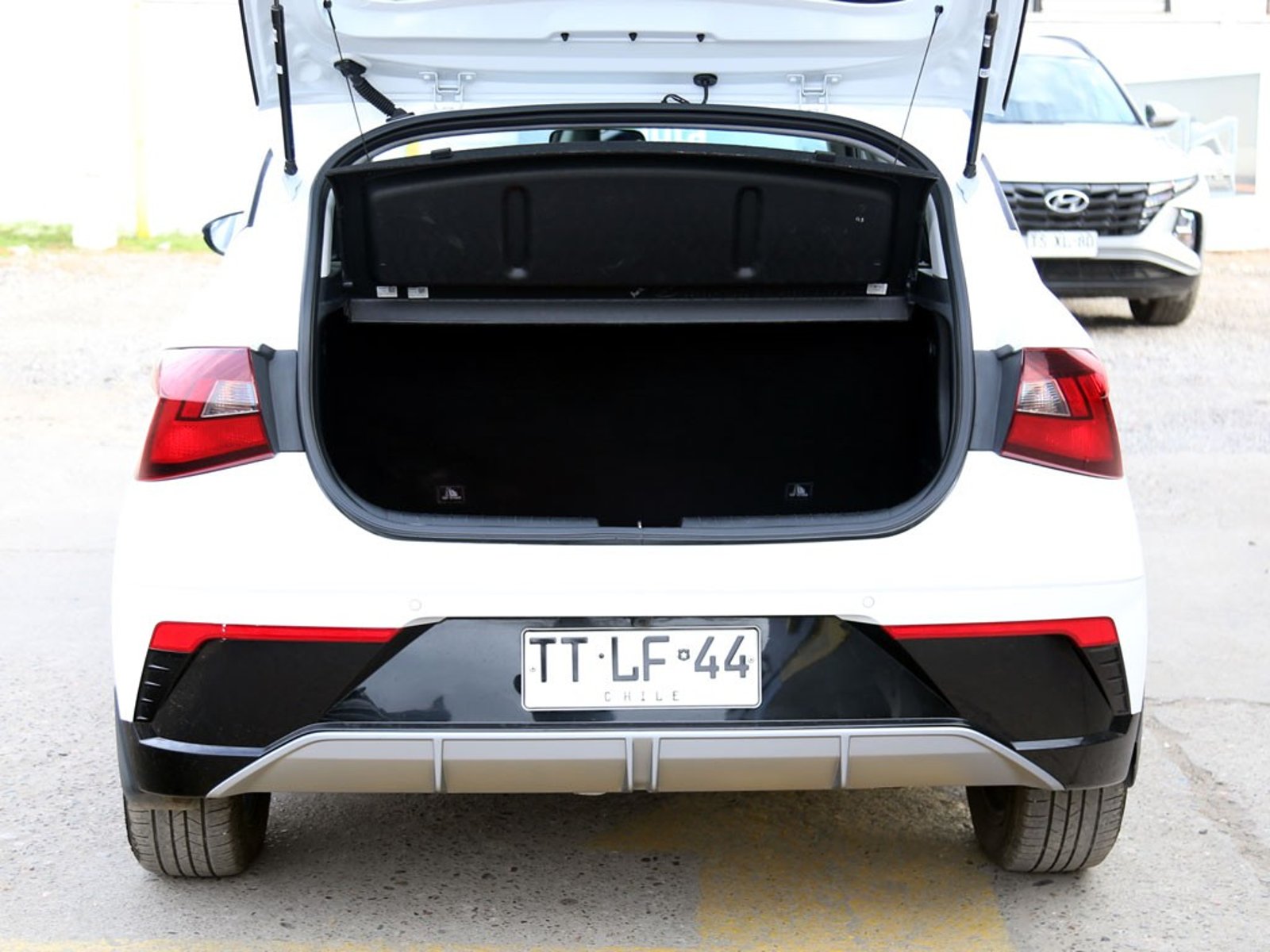 HYUNDAI I20 1.4 PLUS FL BI3 4X2 HB MT 5P 2025 - Imagen 9 de 20