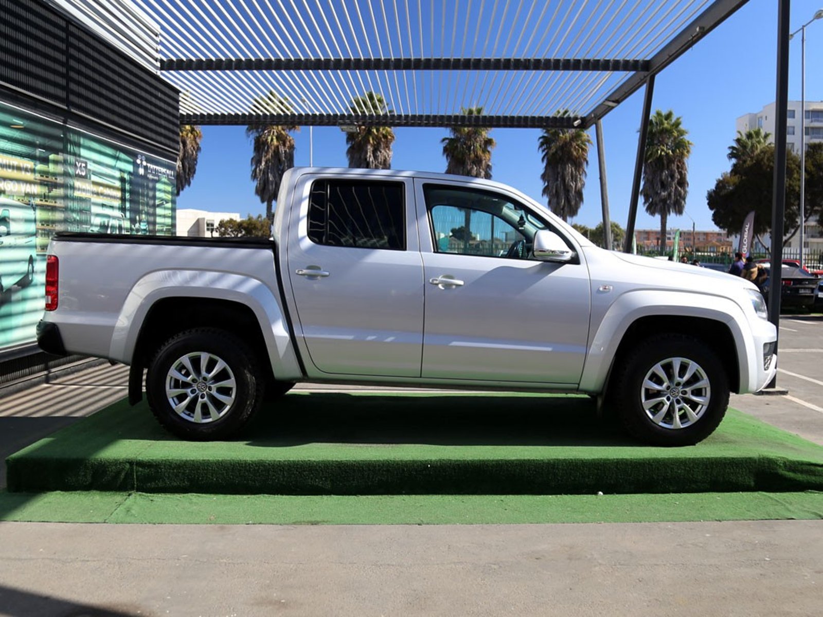 Volkswagen AMAROK COMFORTLINE AT 2.0 4X4 2021 - Foto 4 de 20