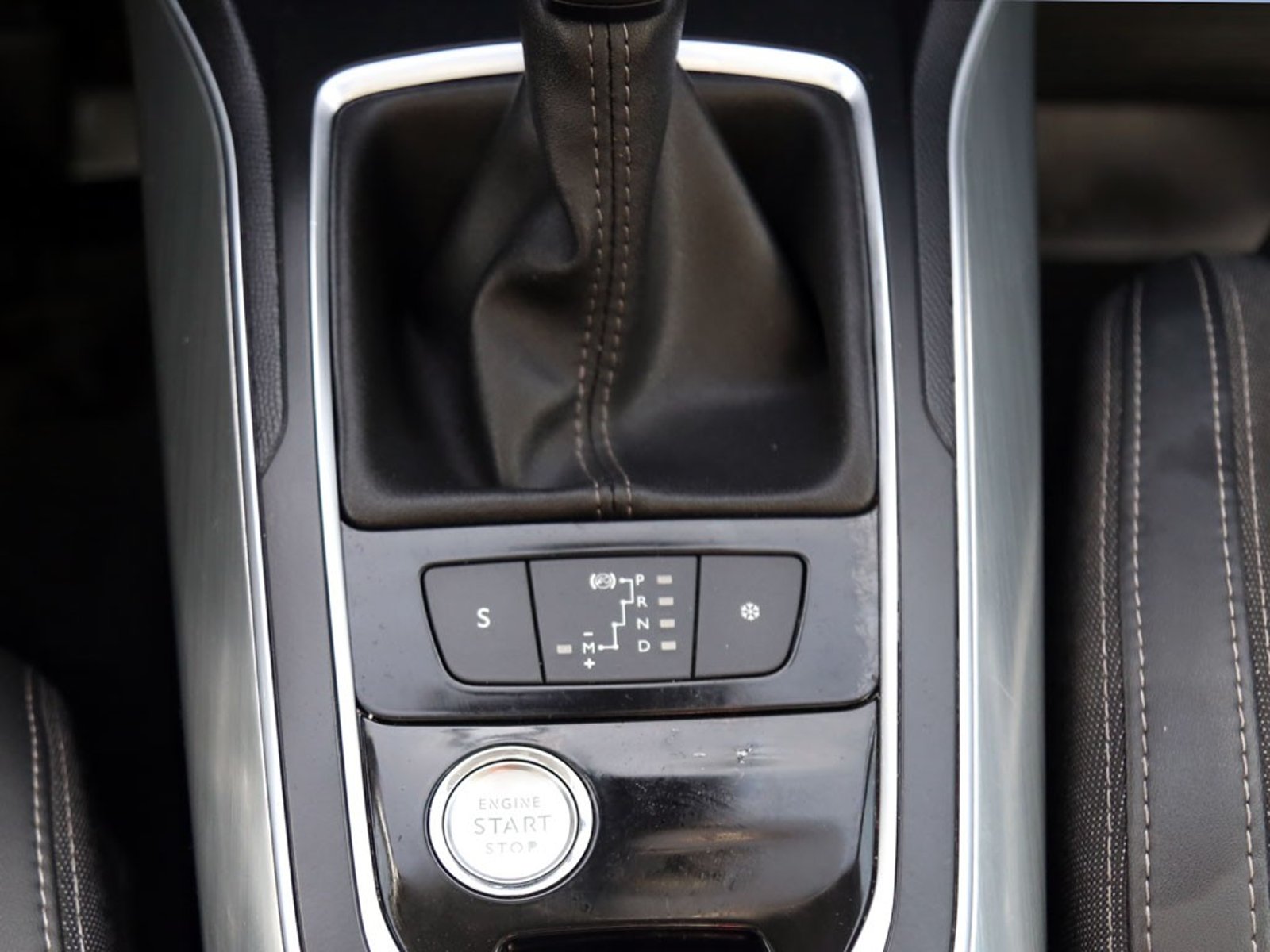 PEUGEOT 308 1.6 ALLURE PACK THP 4X2 165 EAT6 5P 2021 - Imagen 18 de 20