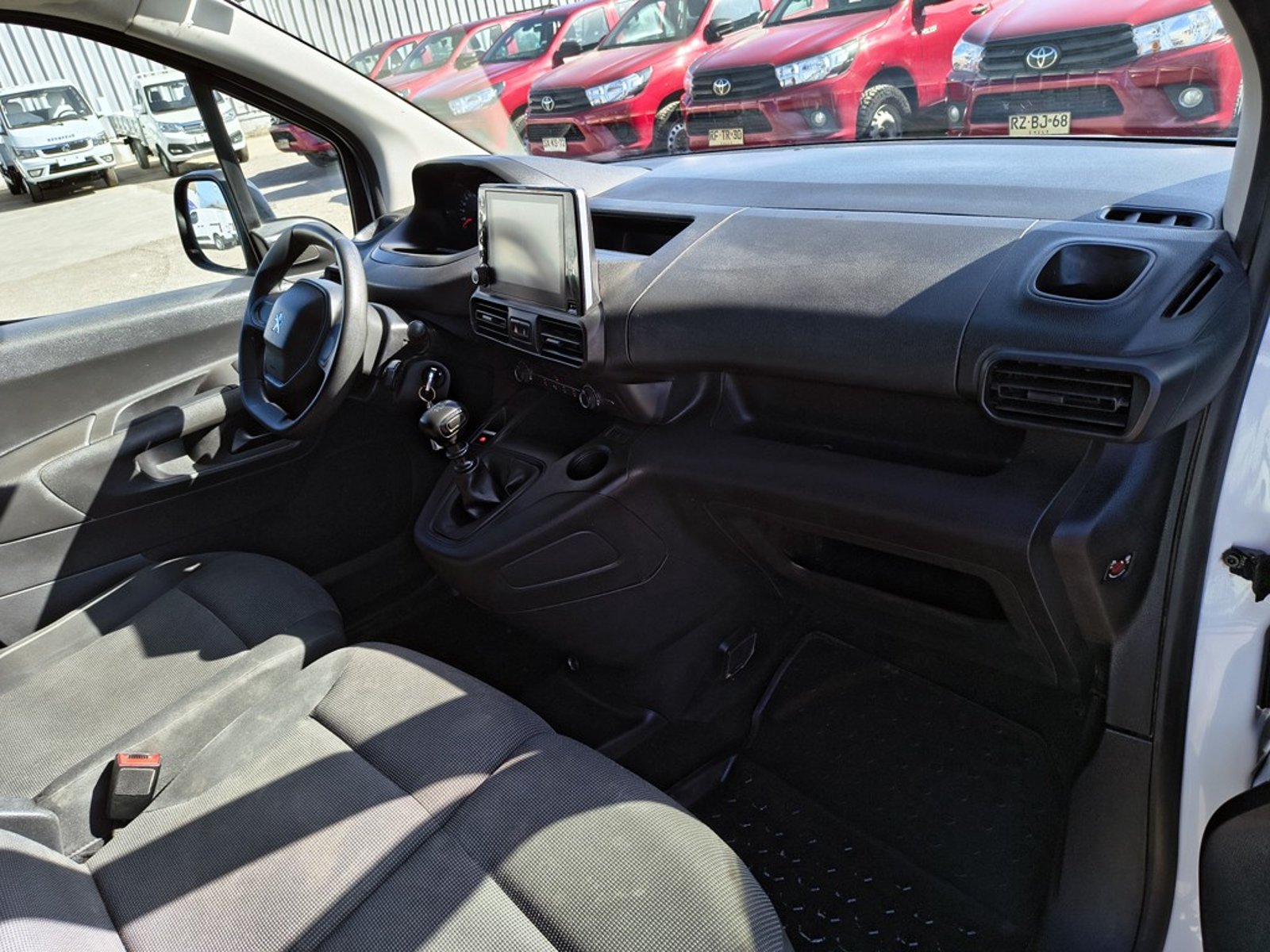 Peugeot PARTNER L1 BLUE HDI 2024 - Imagen 13 de 14