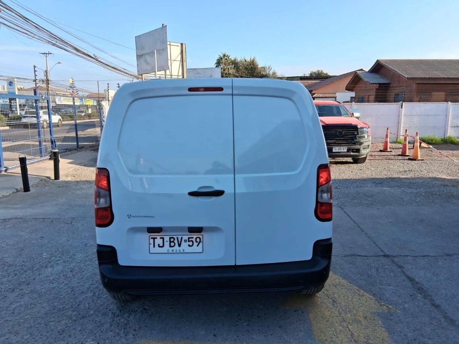 PEUGEOT PARTNER 1.5 L1 HDI DIESEL 100HP 4X2 MT 5P 2024 - Imagen 6 de 16